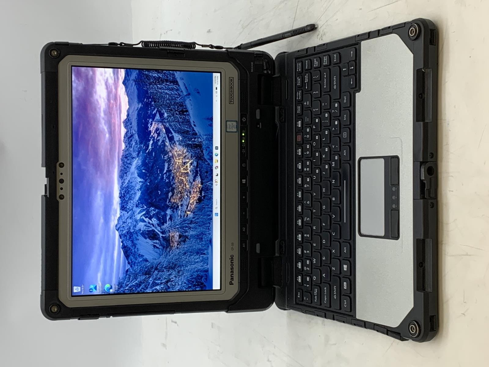 Panasonic ToughBook CF-33 i5 7th Gen 2.6Ghz 512GB SSD 16GB DDR3 Windows 11 Pro