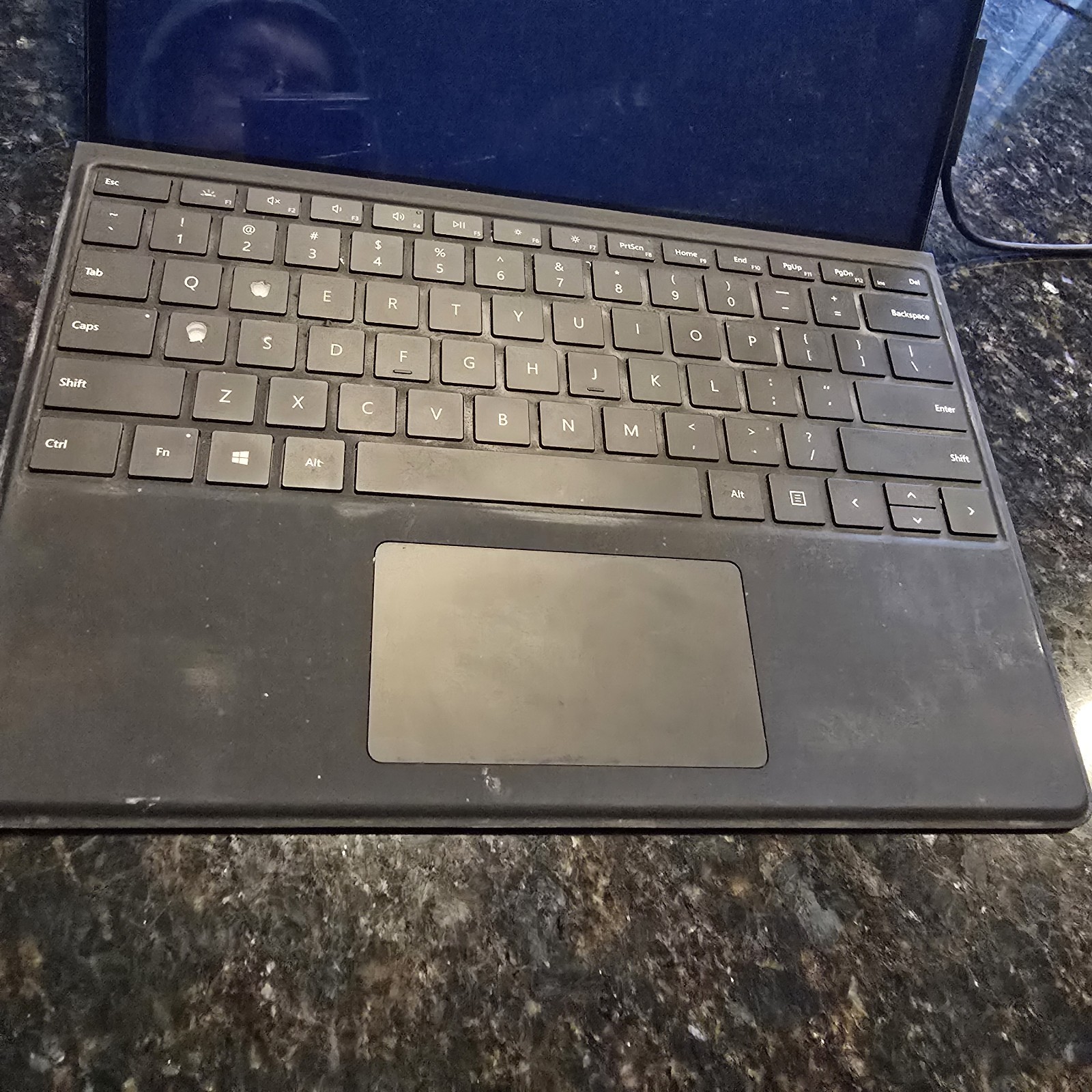 Surface Pro 8 (11th Gen) – i5‑1135G7 / 256GB SSD / 8GB RAM – Windows 11