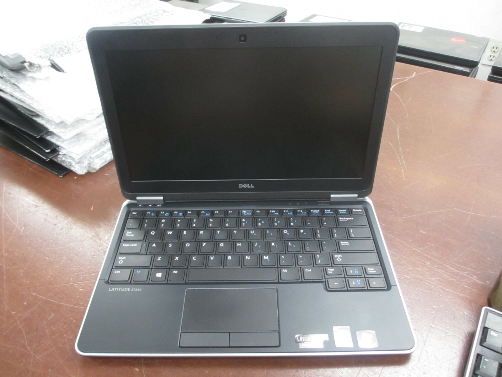 Dell Latitude E7240 I5-4310U 2.00GHz 8GB Web-Cam Laptop [NO AC/OS/HDD] **@@**