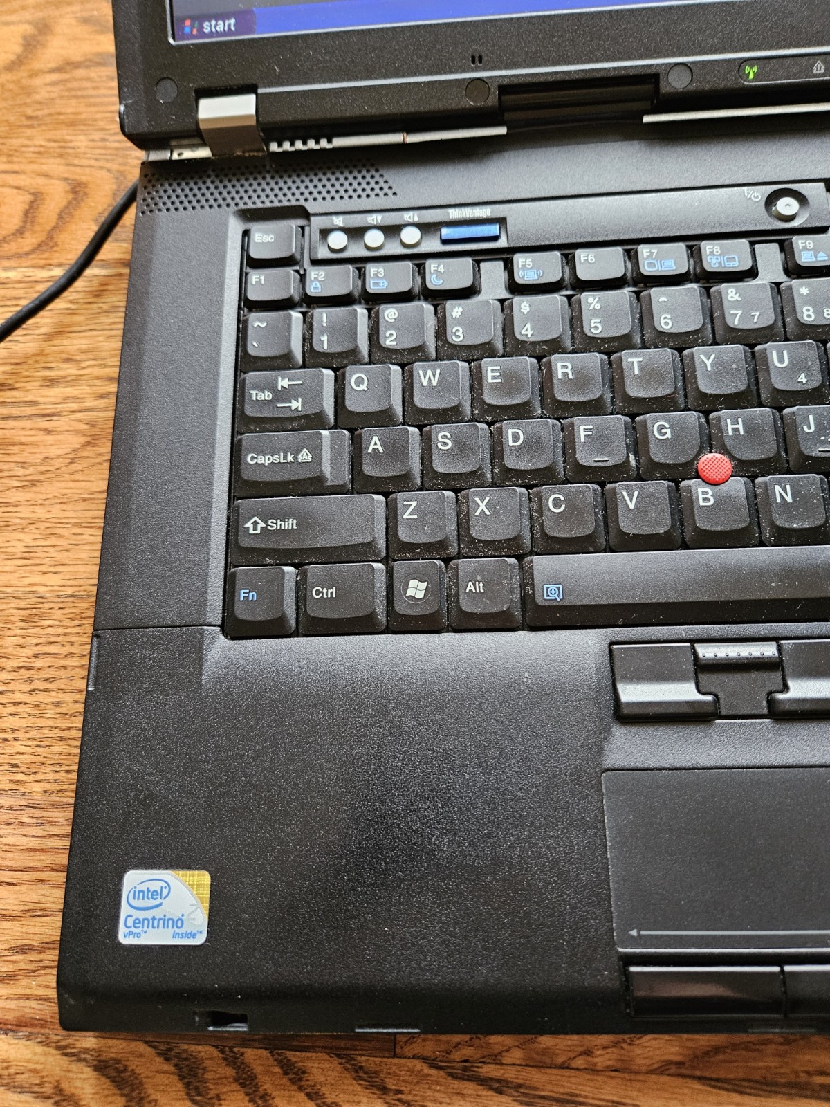 ThinkPad T500 4 GB/320 GB HDD/15″ screen/ Windows XP Pro. Ready to Use