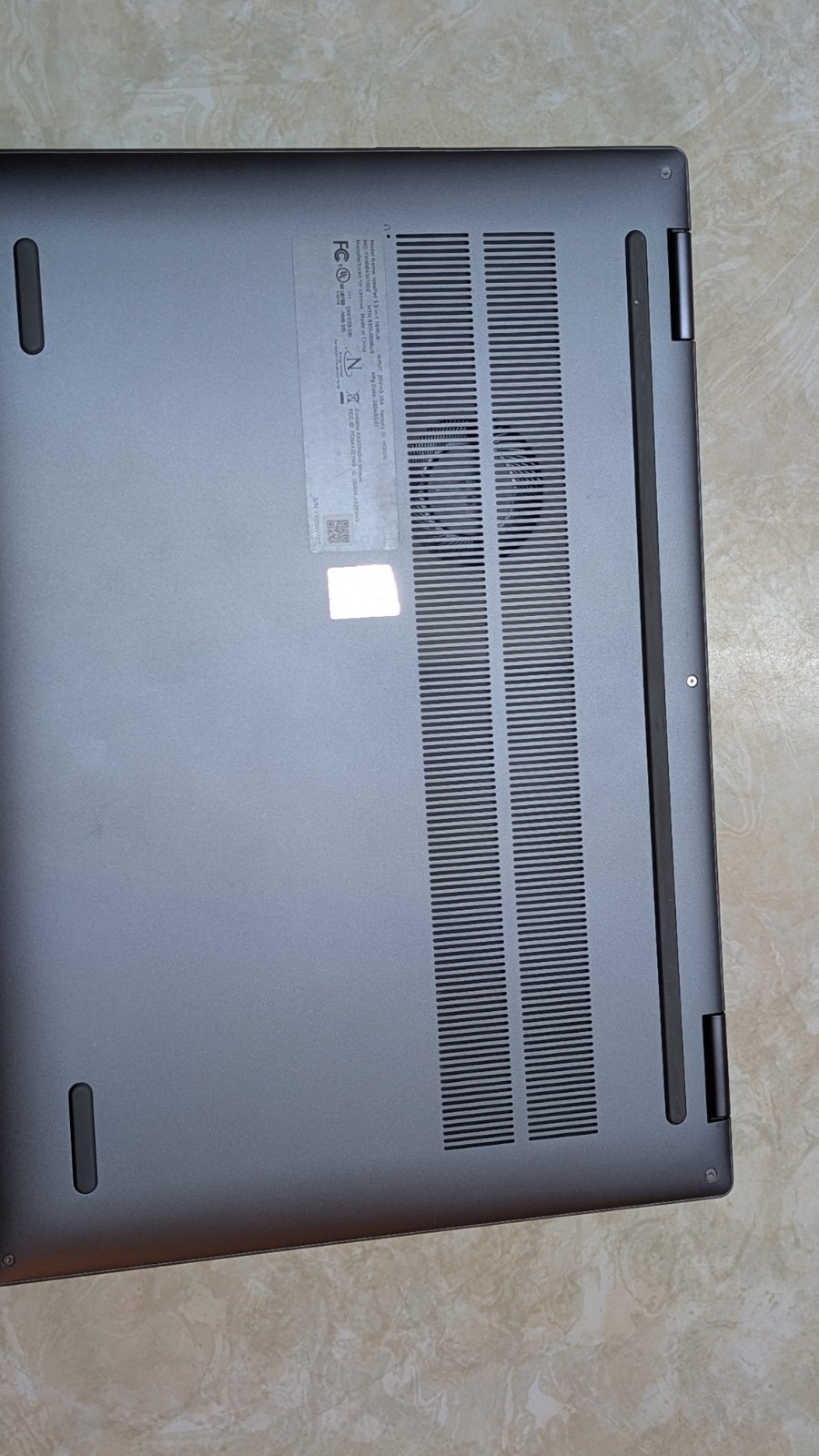 Lenovo IdeaPad 5 2-in-1 16IRU9 16″ Core 5 120U 1.4GHz 16GB RAM 512GB SSD