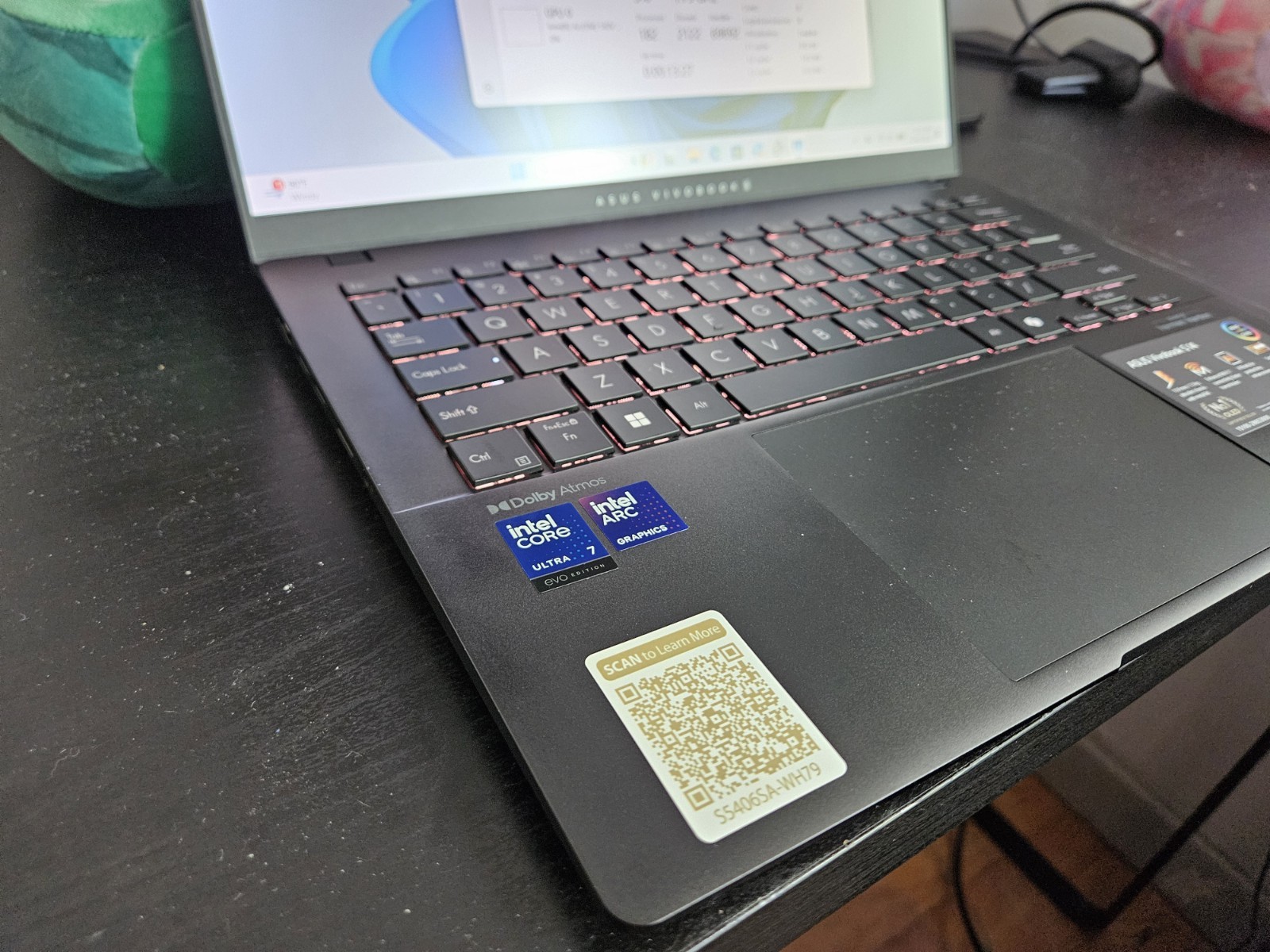 ASUS S5406SA-WH79 Vivobook S 14 14″ WUXGA Ultra 7 258V 2.2GHz Intel Arc Graphics