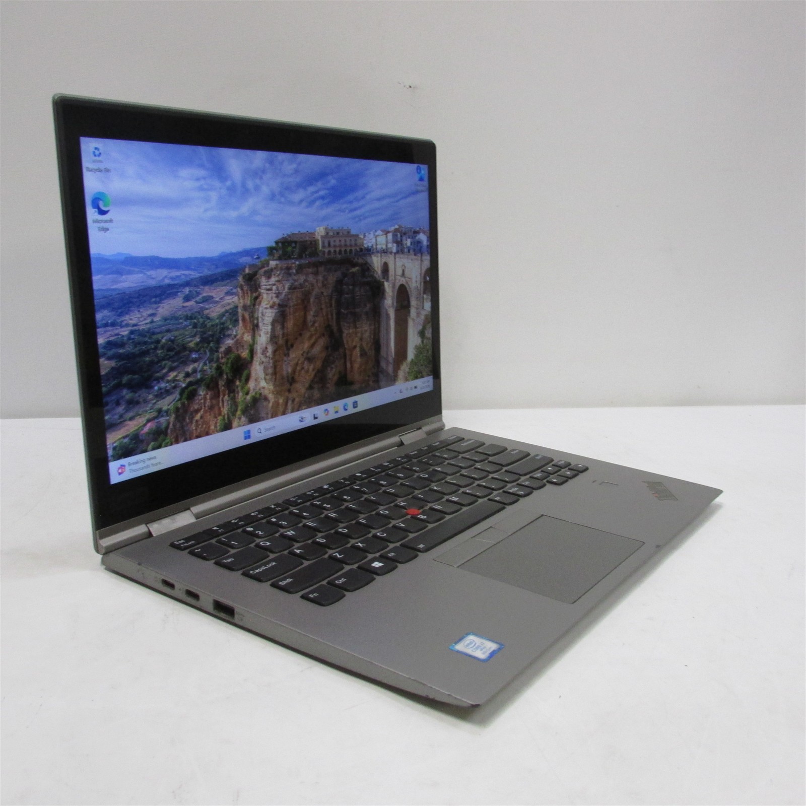 Lenovo Thinkpad X1 Yoga i7-8650U 1.9GHz 16GB RAM 256GB NVME 14″ W11 Pro COSM DMG
