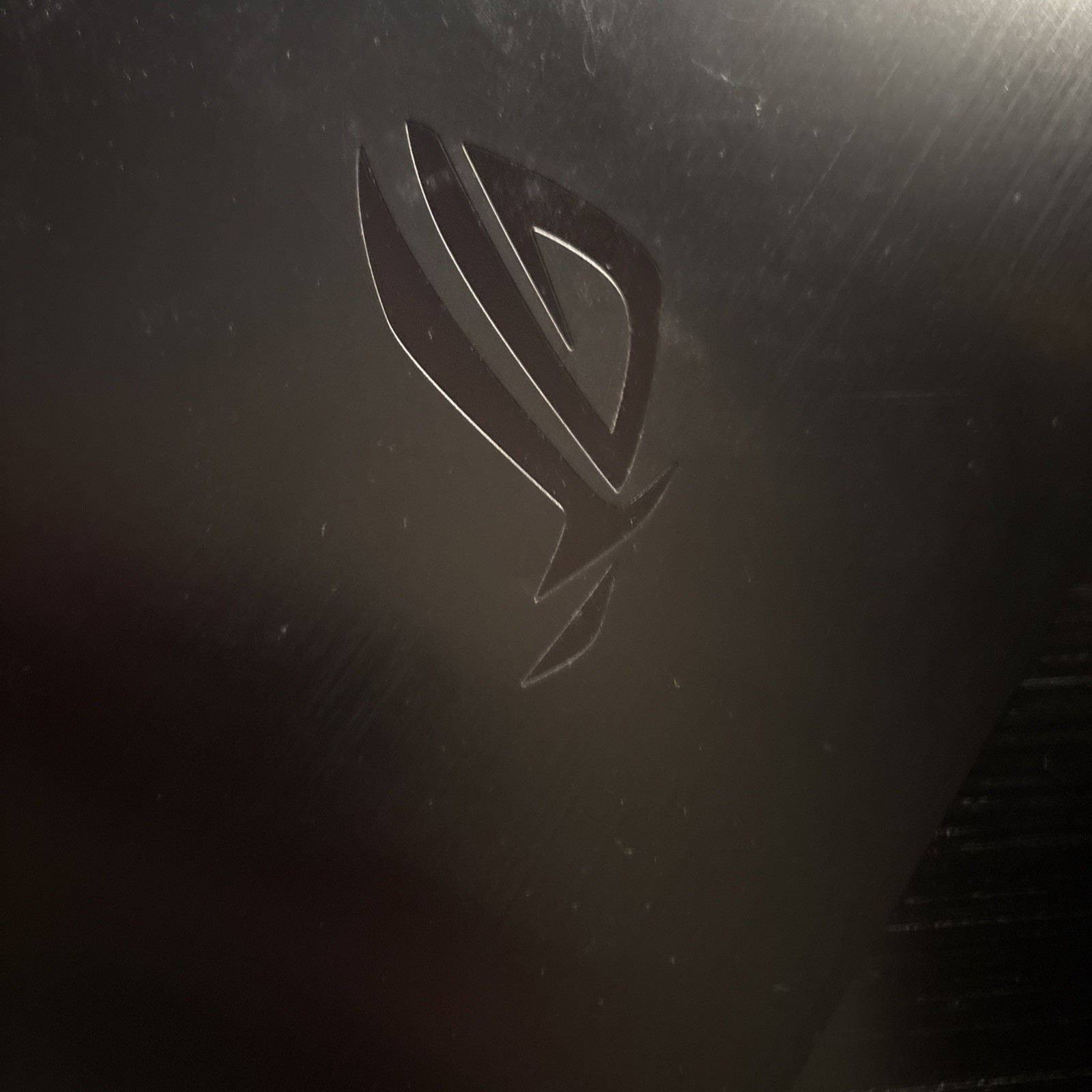 ASUS ROG Zephyrus G15 GA502D Ryzen 7 3750H 16GB RAM 512GB SSD GTX 1660 Ti Max-Q