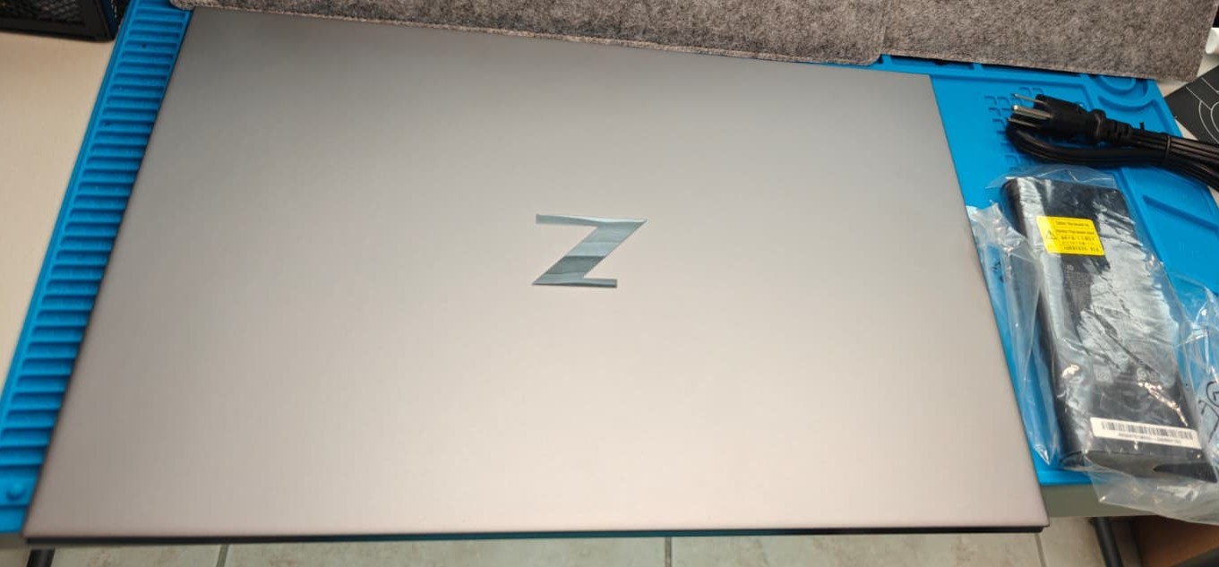 HP ZBOOK STUDIO 15.6 G8 MOBILE i9-11950H 2.60ghz 8 c-16 t NVIDIA RTX-A2000 4GB