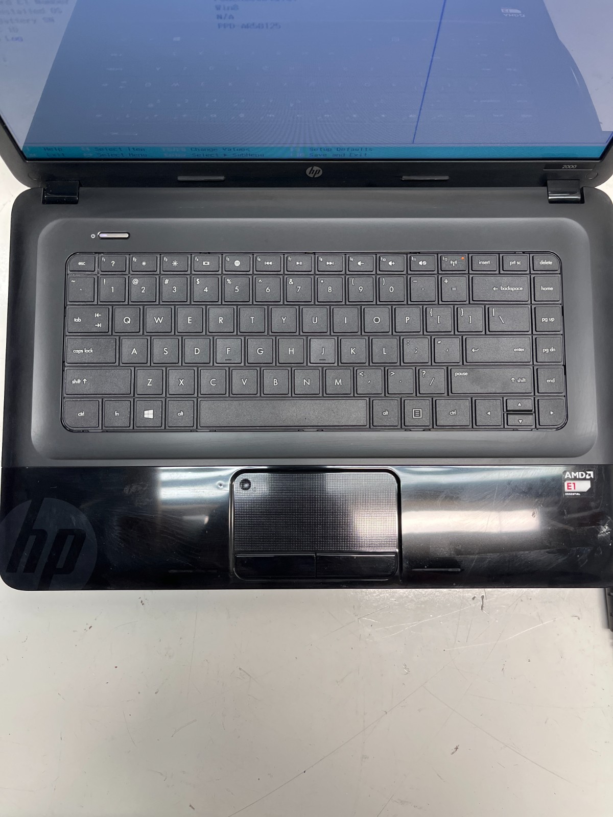 HP 2000z-2c00 AMD E1-1200 6GB NO HDD