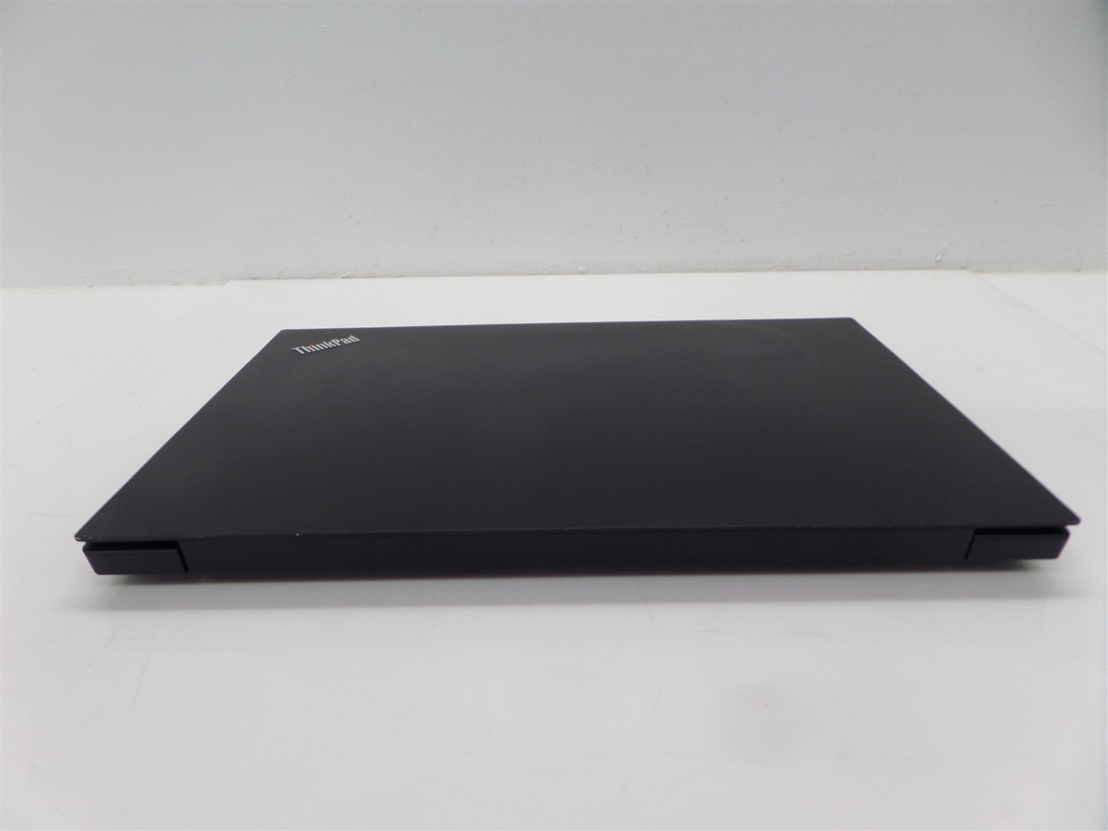 Lenovo ThinkPad E590 15.6″ w/ i7-8565U 1.8GHz CPU 4GB RAM – No HDD/Battery