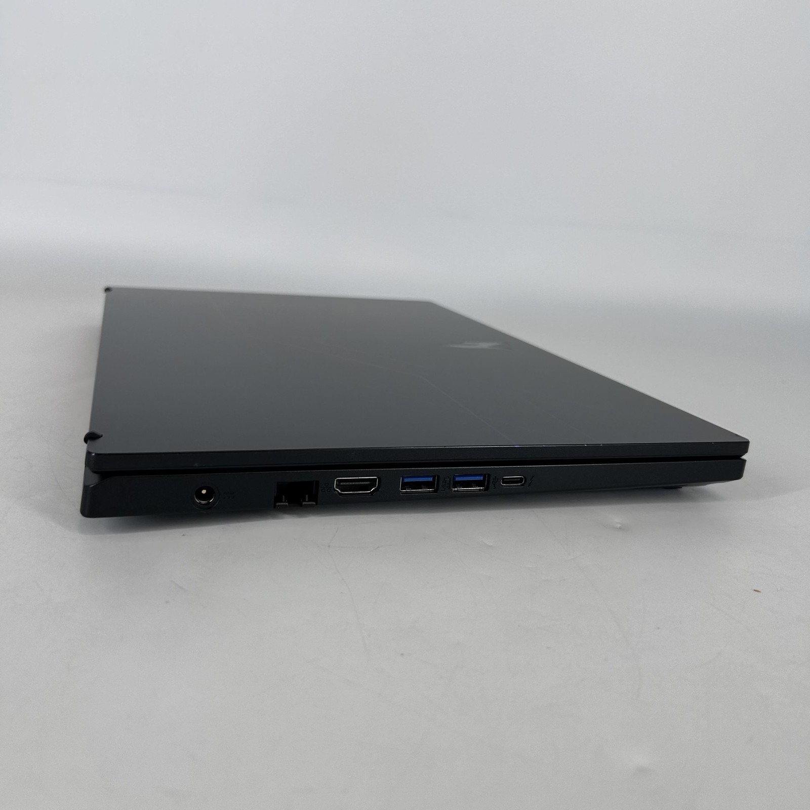Acer Nitro V 15 FHD 2.1 GHz i5-13420H 16GB 512GB SSD RTX 5050 Very Good