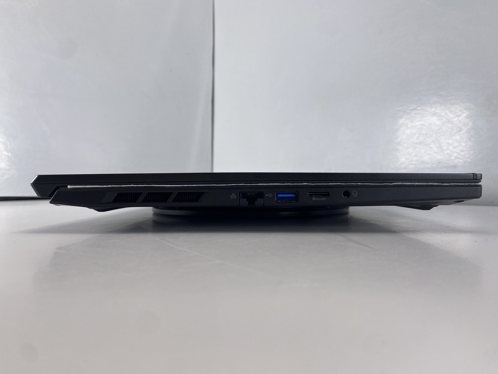 Acer Laptop Nitro ANV16S-71 16″ Intel Core 7 240H 512GB RTX 5060- Black