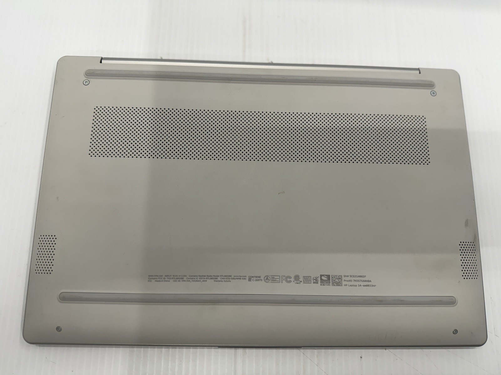 HP 14” AMD RYZEN 3 @ 2.40GHz 4GB RAM 128GB SSD Windows 11 Home 14-EM0033NR