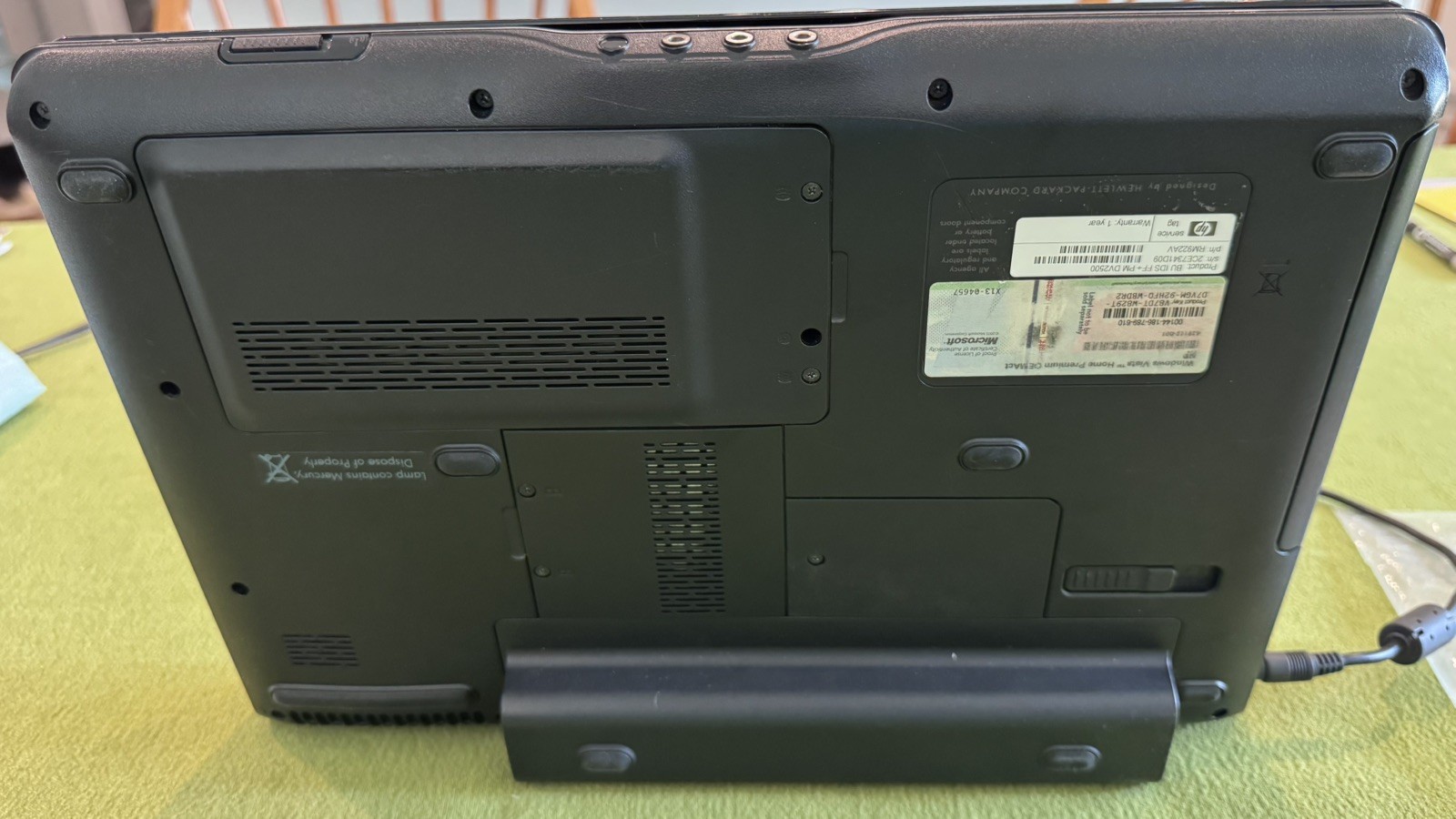 HP Pavilion dv2000 Genuine Intel core 2 Duo 2.00GHz 2GB RAM 140GB HDD Win7 DVDRW
