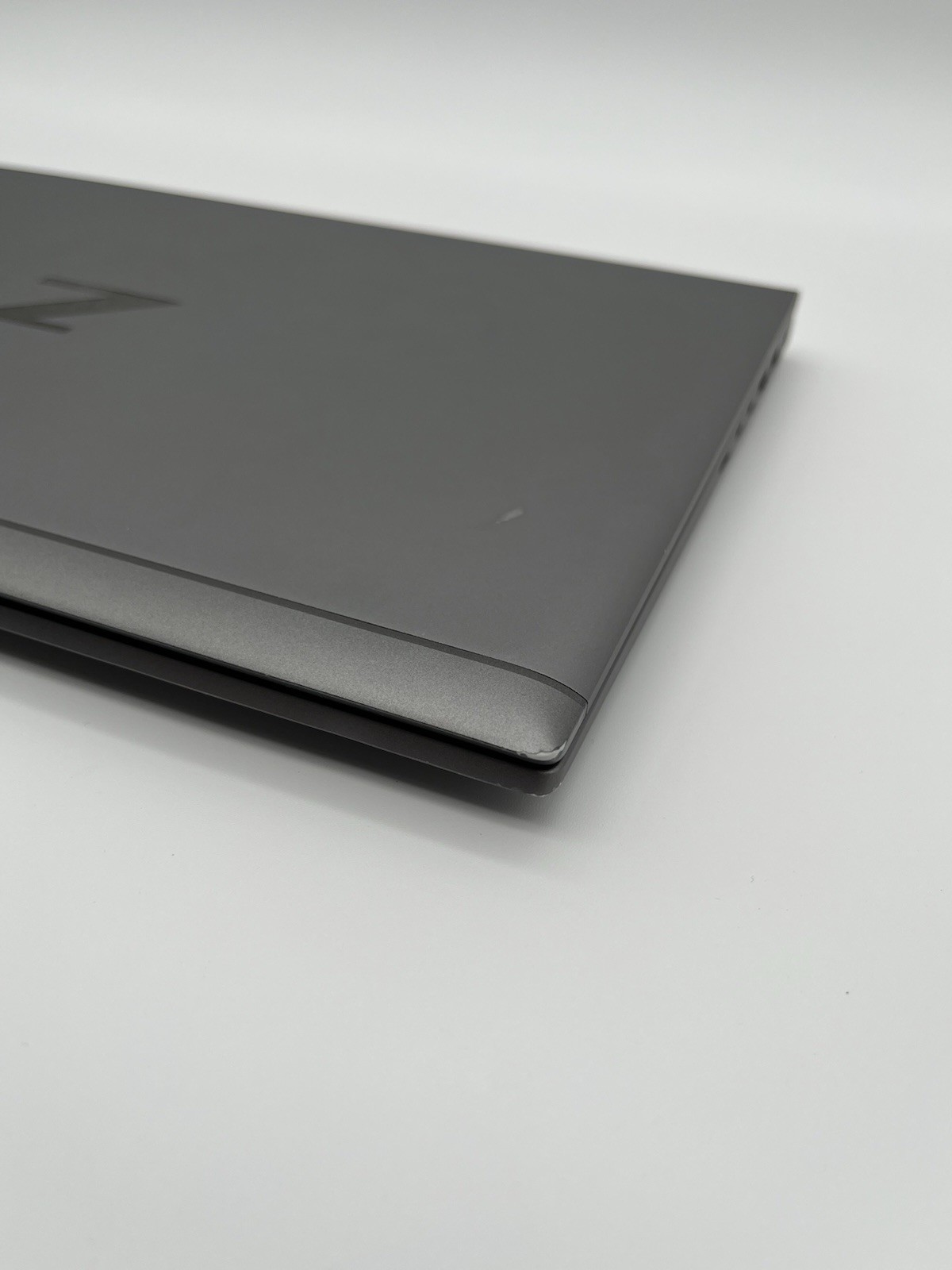 HP ZBook Firefly 15 G8 i7 11th Gen 16GB 256GB SSD Win 11 Pro – No Webcam