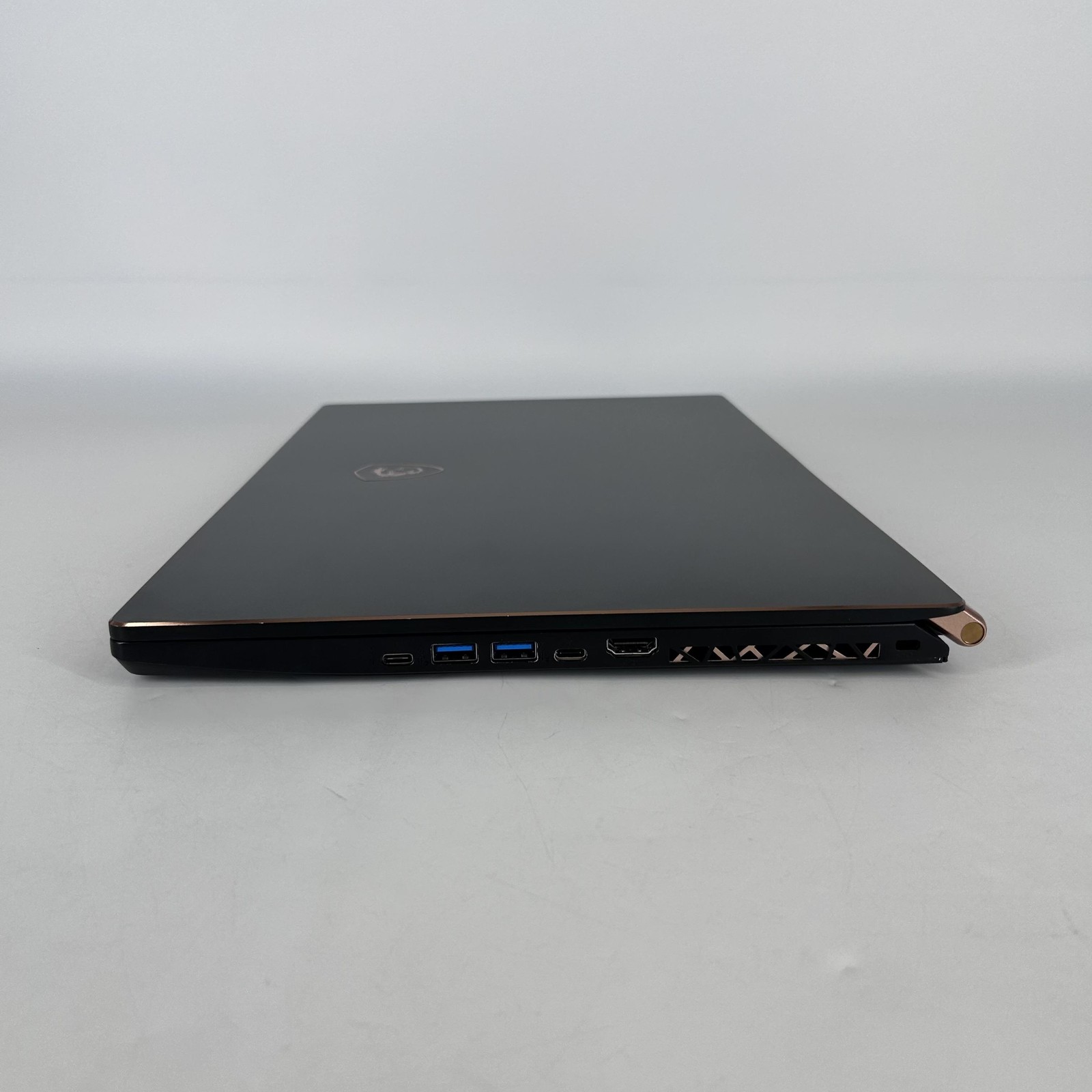 MSI Stealth GS75 17 FHD i7-9750H 2.60GHz 16GB 1TB SSD RTX 2070 Max-Q BENT FRAME