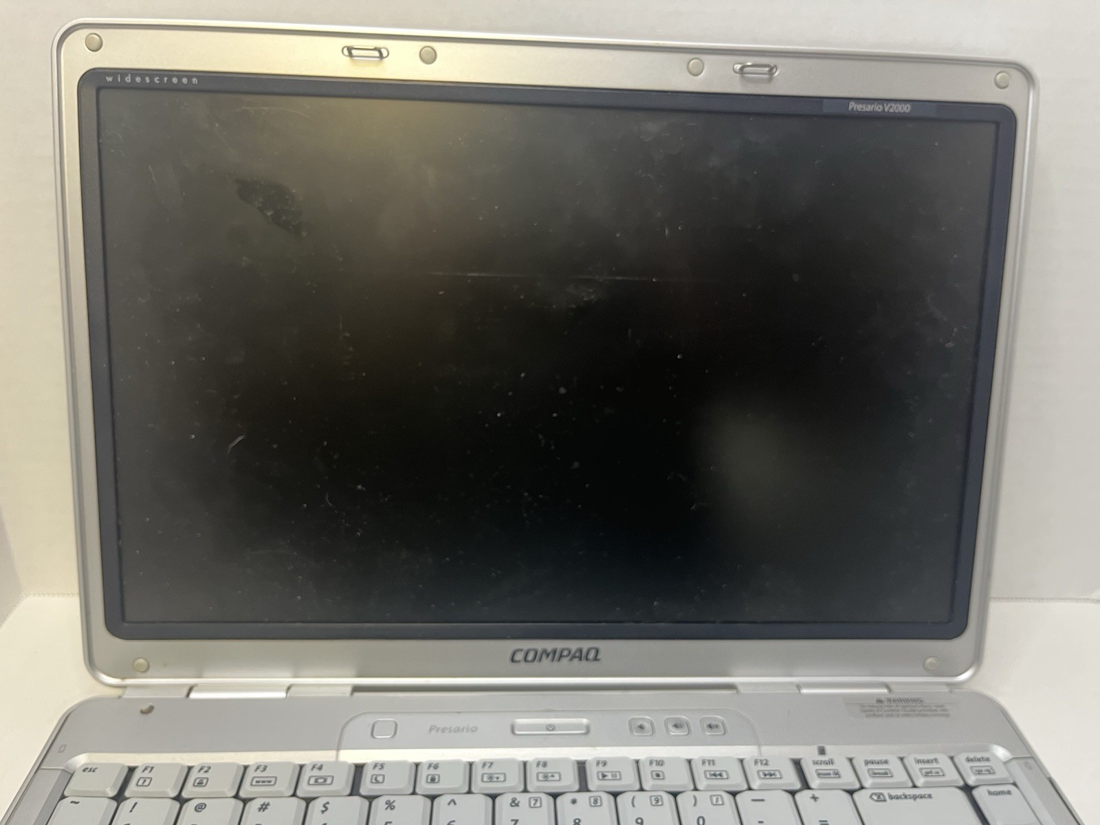Compaq Presario V2000 Laptop Untested No Power Cord
