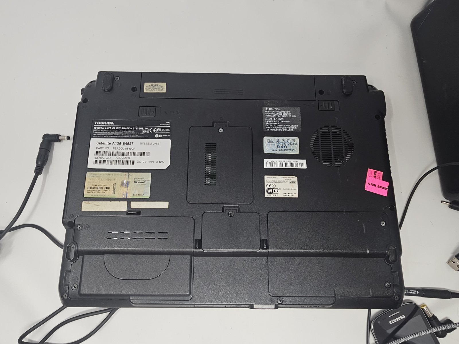 TOSHIBA SATELLITE A135-S7406 Notebook Computer 15.4″ 80GB Windows Vista Home Bas