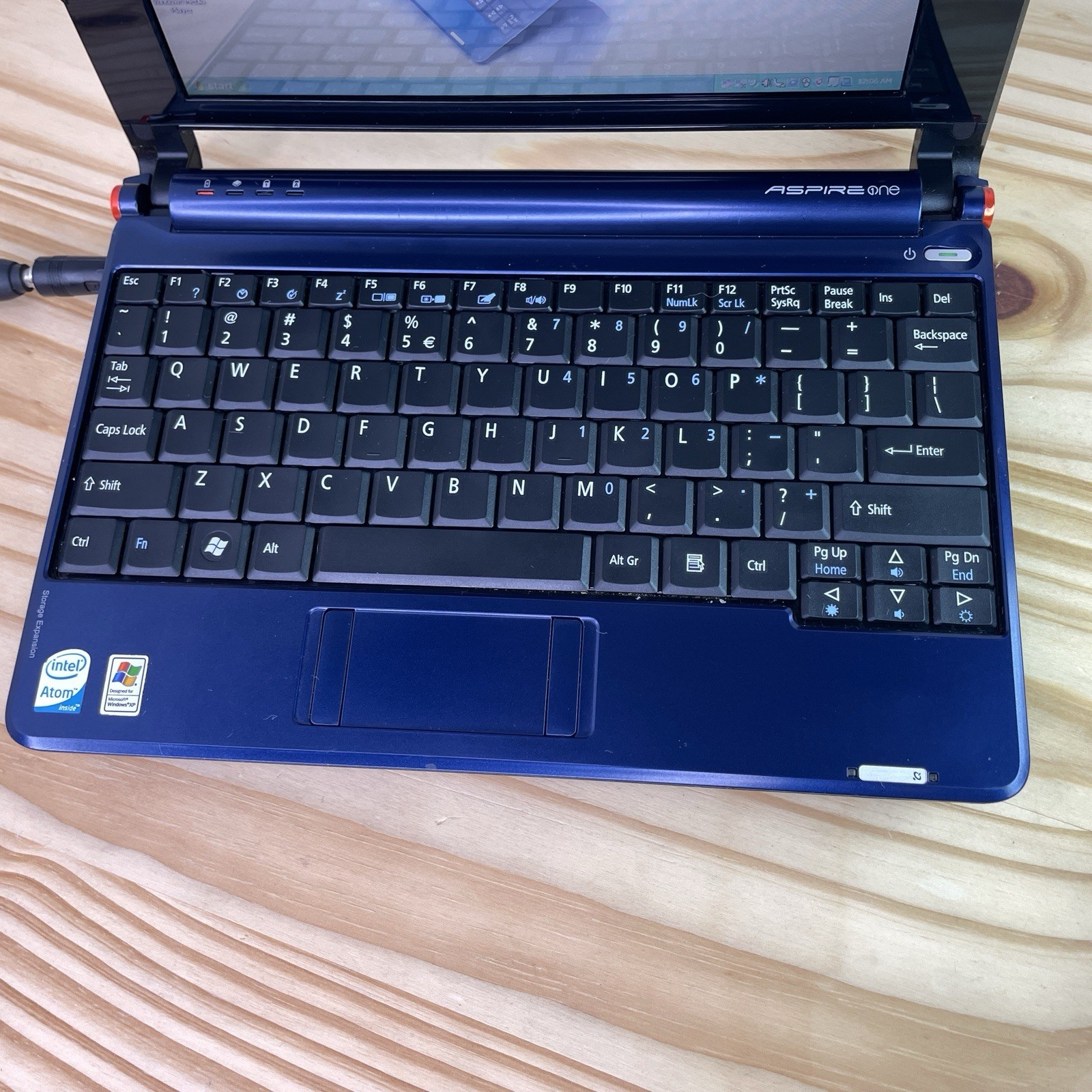 Acer Aspire One ZG5 Netbook 9” Intel Atom 1.6GHz 1GB Windows XP -No Charger