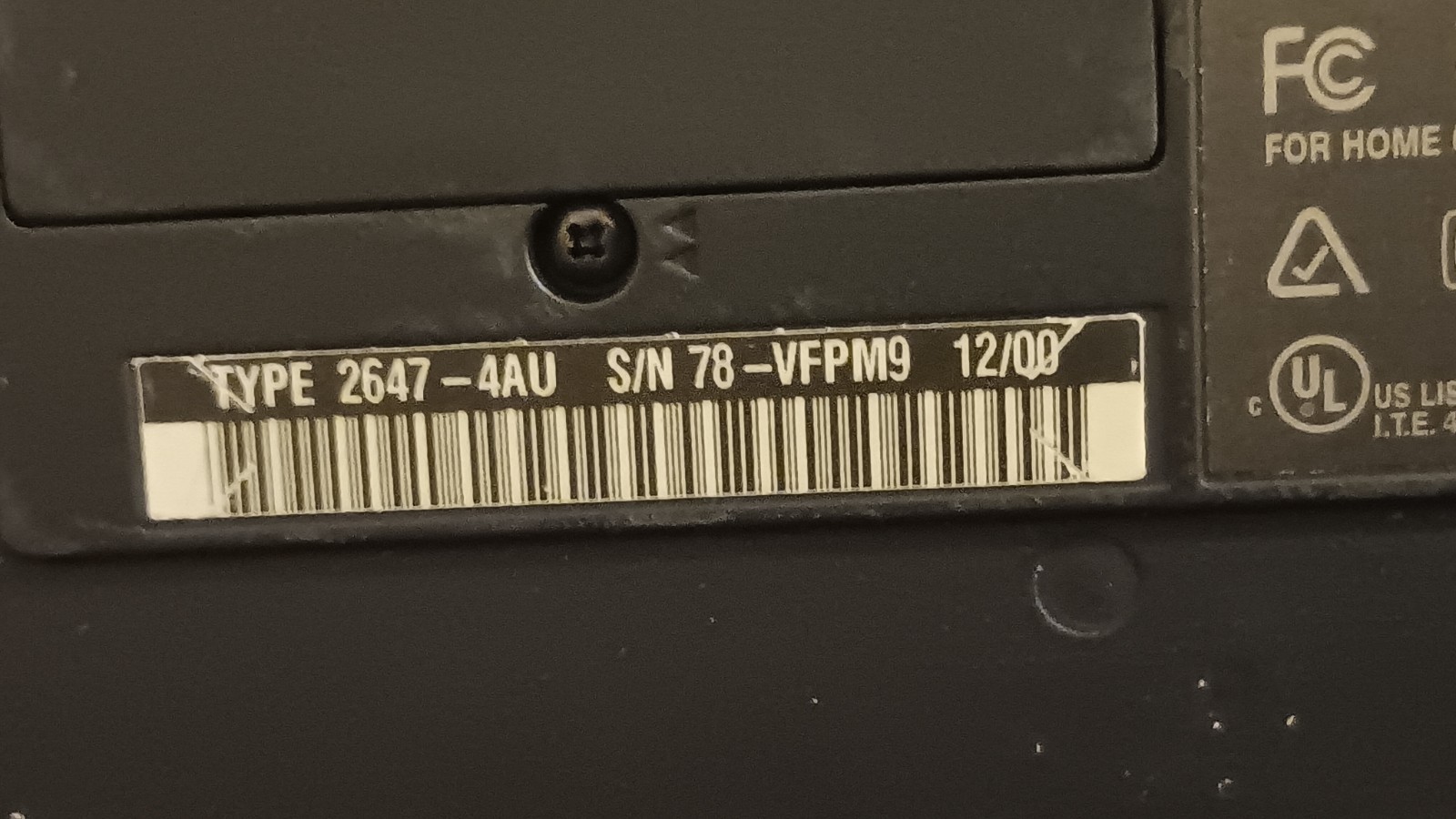 Vintage IBM Thinkpad T21 L aptop Intel P3 @ 800 MHz 256 MB of ram IBM Type 2647