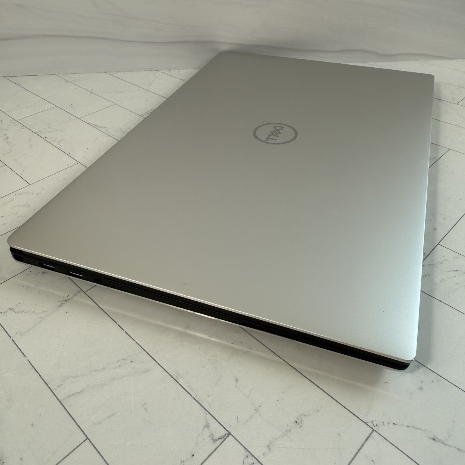 Dell XPS 13 9380 i7-8565U 1.8 GHz 16GB 512GB UHD Graphics 620 Win 10 Home #H402