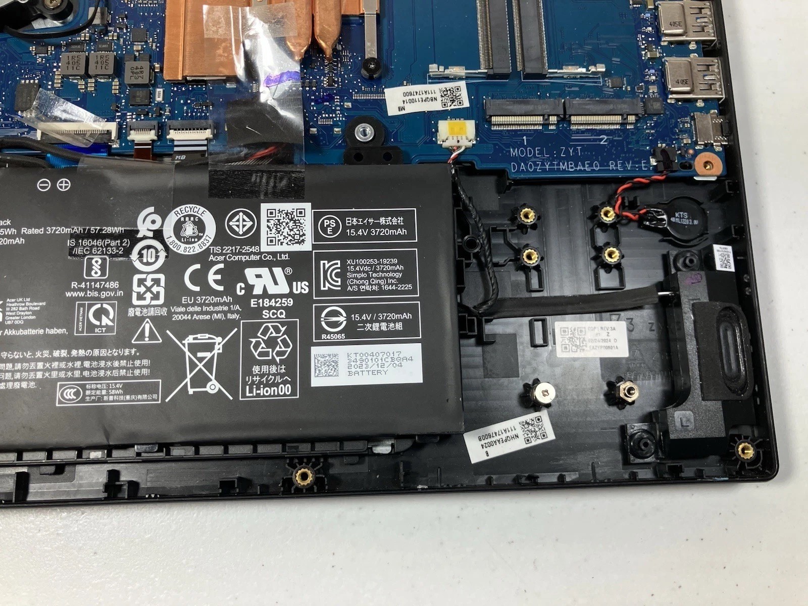 ACER Nitro ANV15-41-R2Y3 Laptop Ryzen 5 7535HS RTX 4050 (For Parts or Repair)