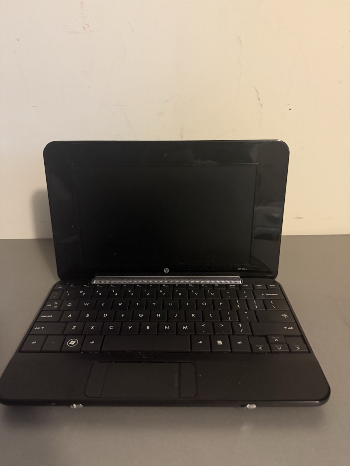 HP Mini 1000 Notebook – Intel Atom 1.6 GHz 1GB 60GB – 10.2″ LED Not Tested