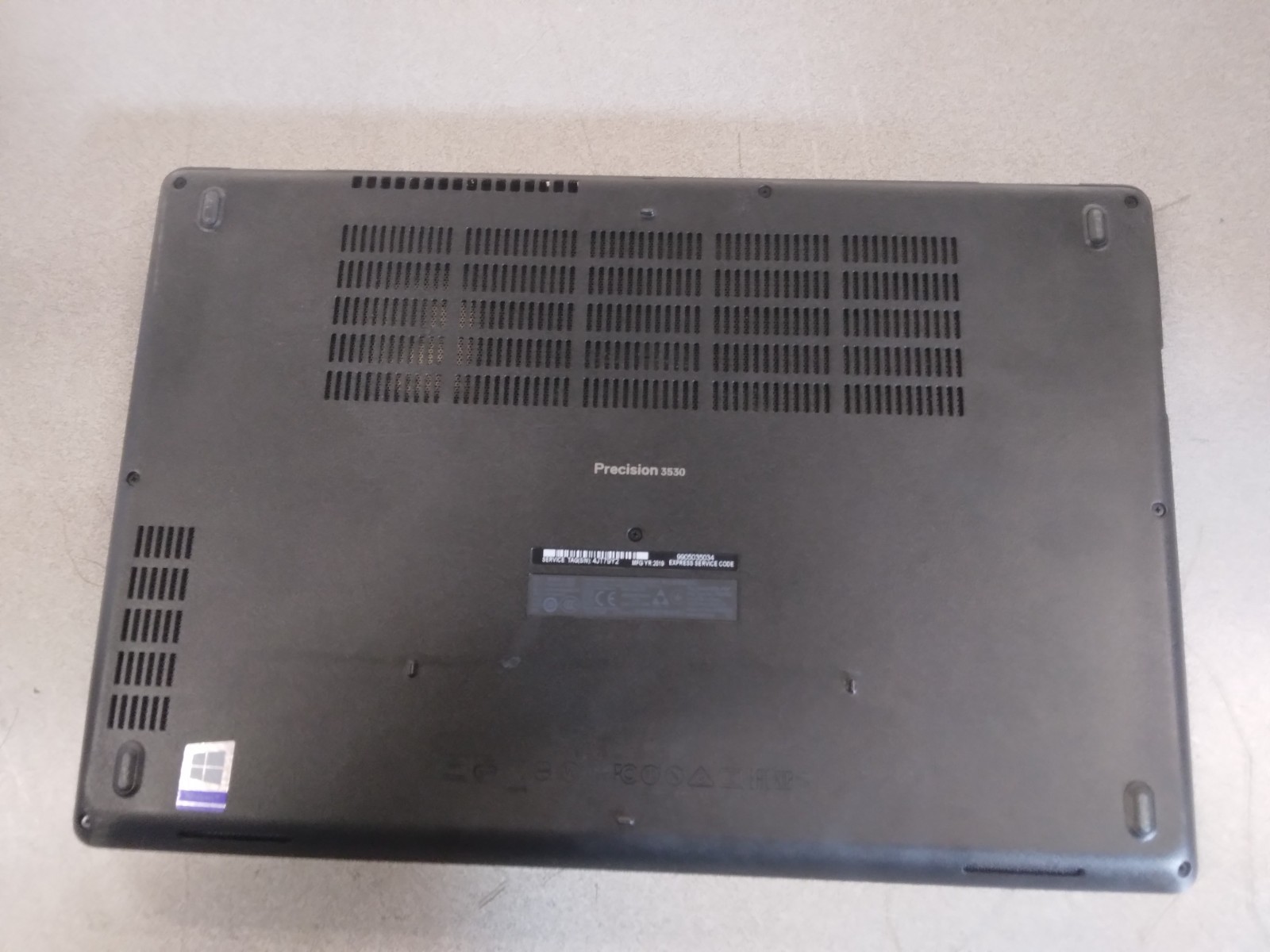 Dell*Precision*3530*Intel*i7-8850H*256GB*NVMe*16GB*DDR4*Nvidia*Quadro*P600*No*OS