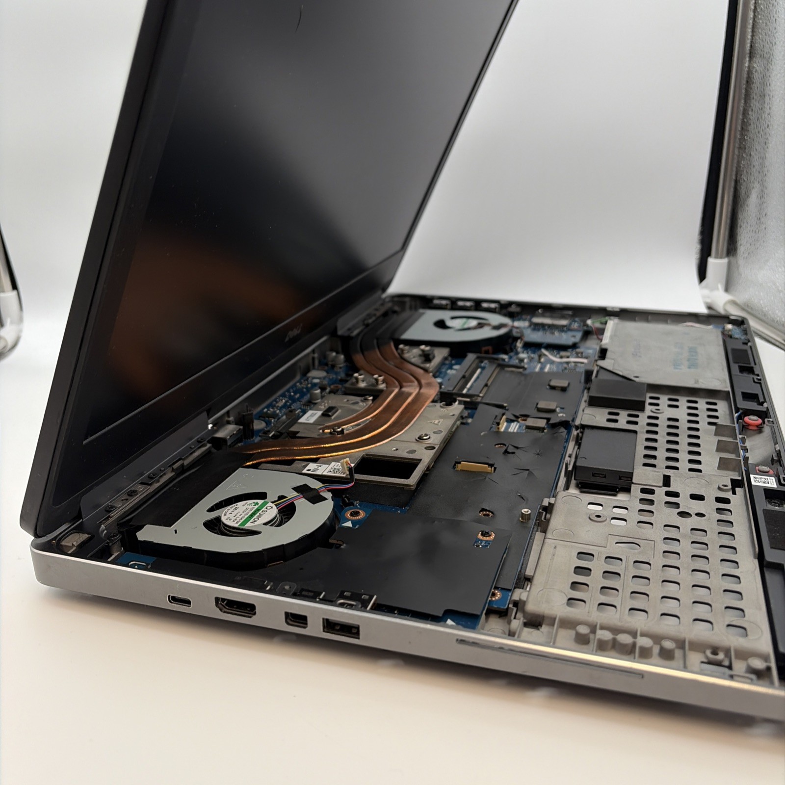 Dell Precision 7710 As-IS PARTS OR REPAIR L100