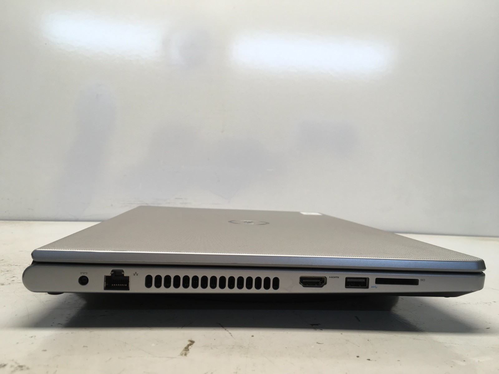 Dell Inspiron 5555 AMD E2-7110 1800MHz 4 GB NO HDD/Battery