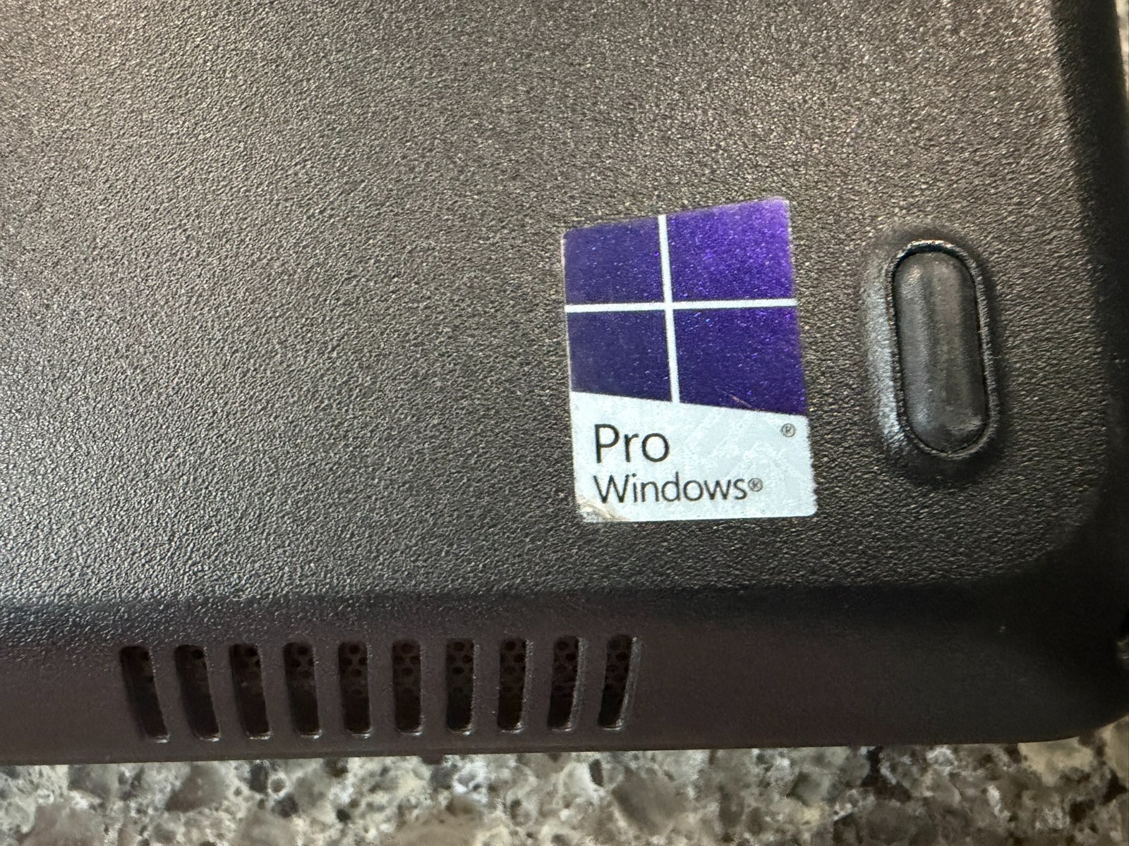 DELL LATITUDE E5570 15.6″FULL HD i5-6440HQ 8GB RAM 256GB NVMe SSD WINDOWS 11 PRO