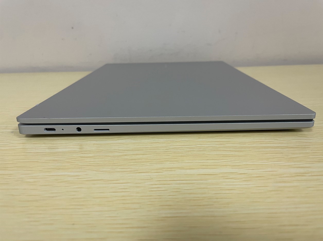 Samsung Galxy Book Go 14″ Snapdragon 7c Gen2 2.55Ghz 4GB RAM 128GB NVMe Laptop