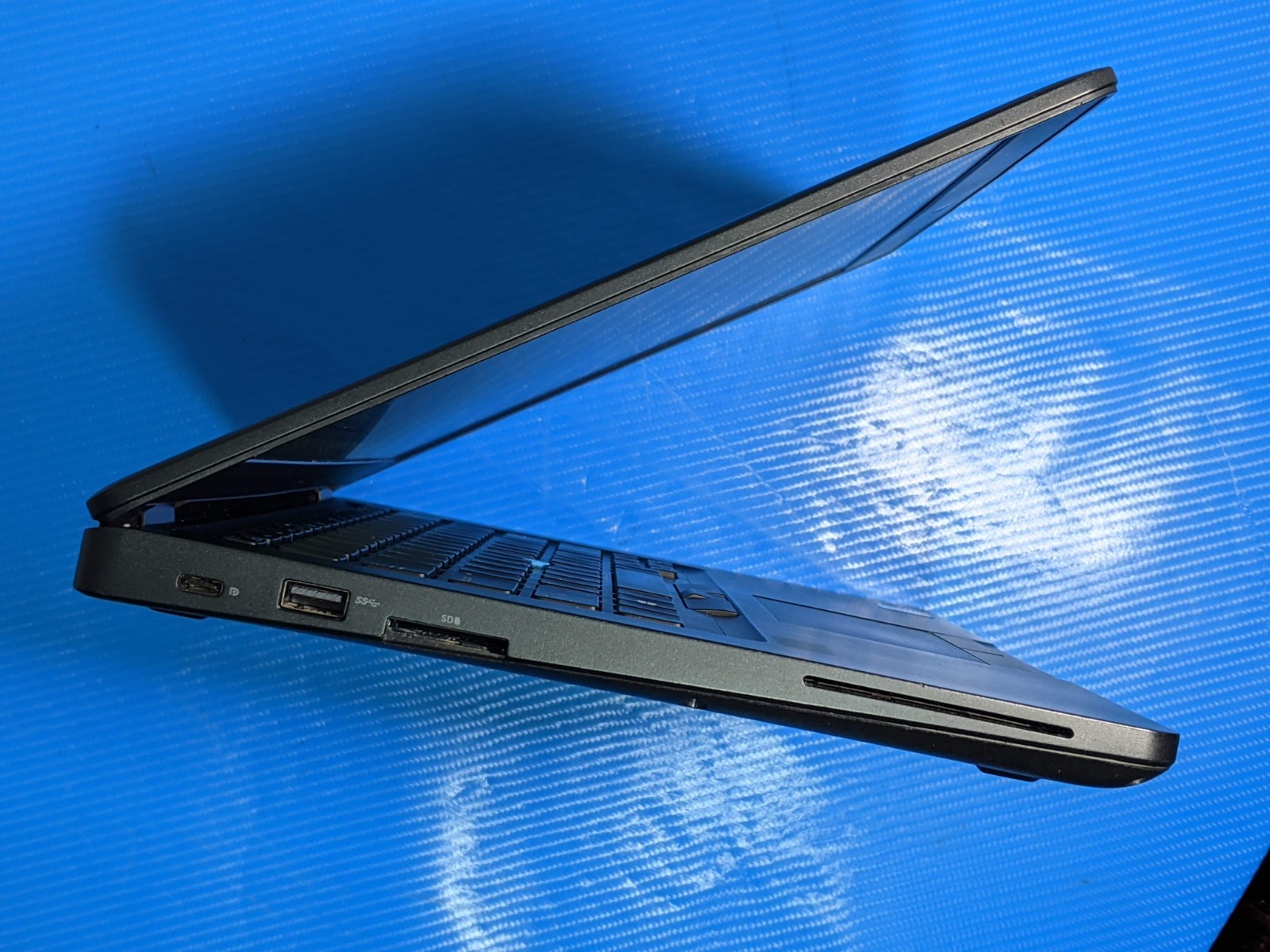 Dell Latitude 5490 14″ FHD Intel Core i5-8365U 1.6GHz 8GB 256GB SSD Win11Pro +PA