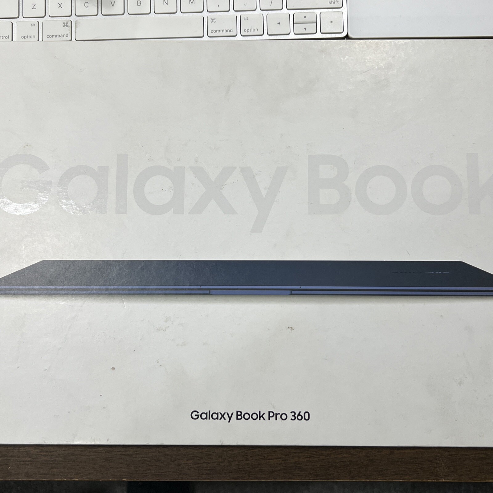 Samsung Galaxy Book Pro 360 NP950QDB-KB2US 15.6″ i7-1165G7 16GB 1TB ISSUE