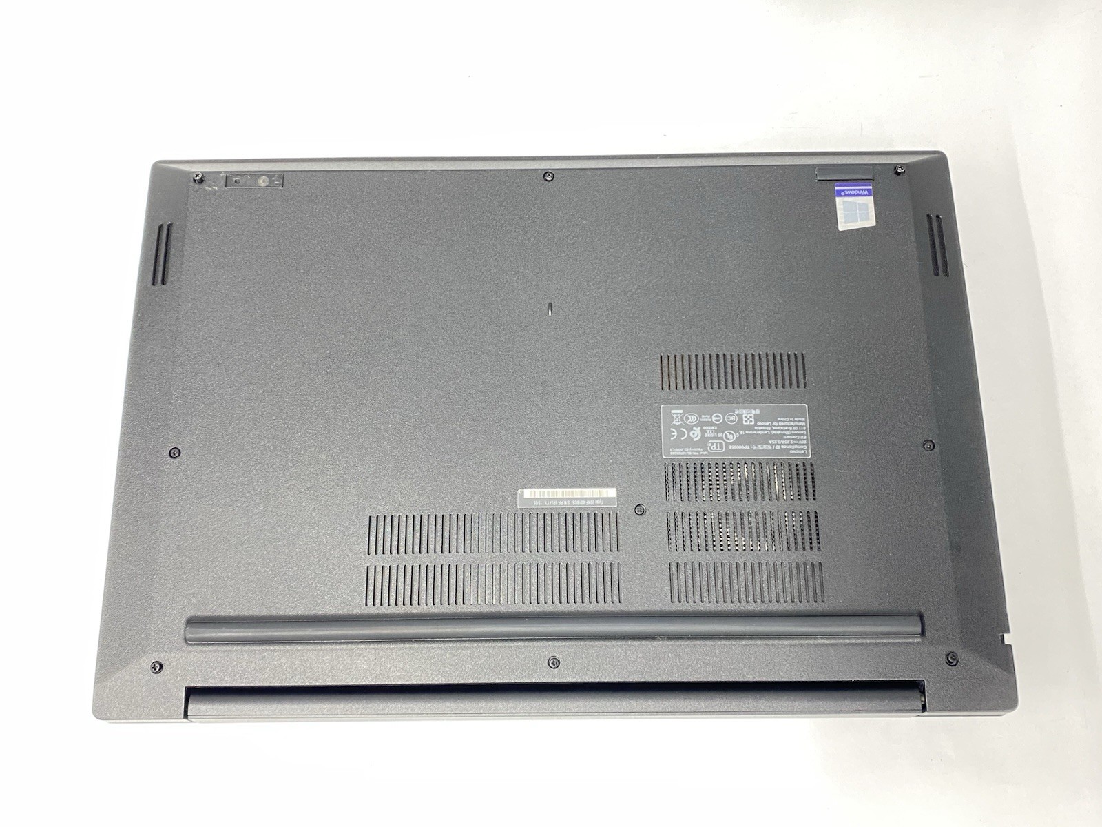 Lot of (3) Lenovo E595 – FHD – Ryzen 7 3700u – No RAM/SSD/OS – READ