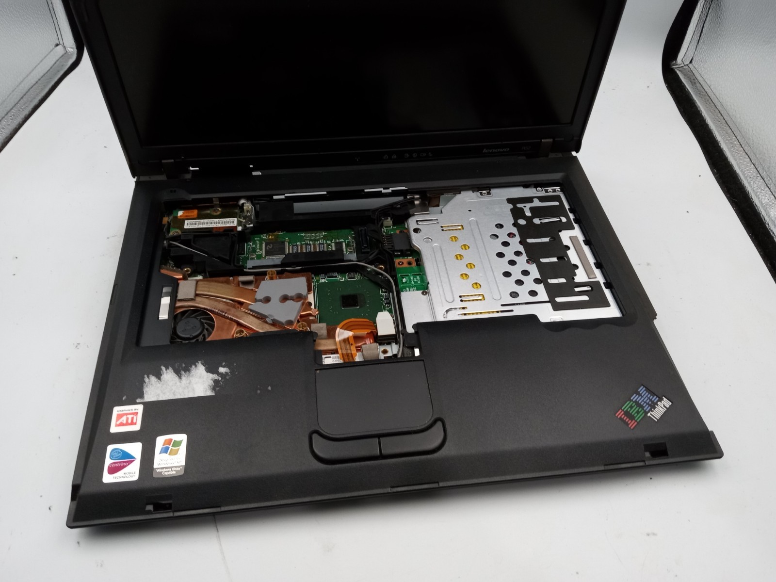 Lenovo IBM ThinkPad R52 15″ Laptop Intel CPU – MISSING PARTS – READ -RR