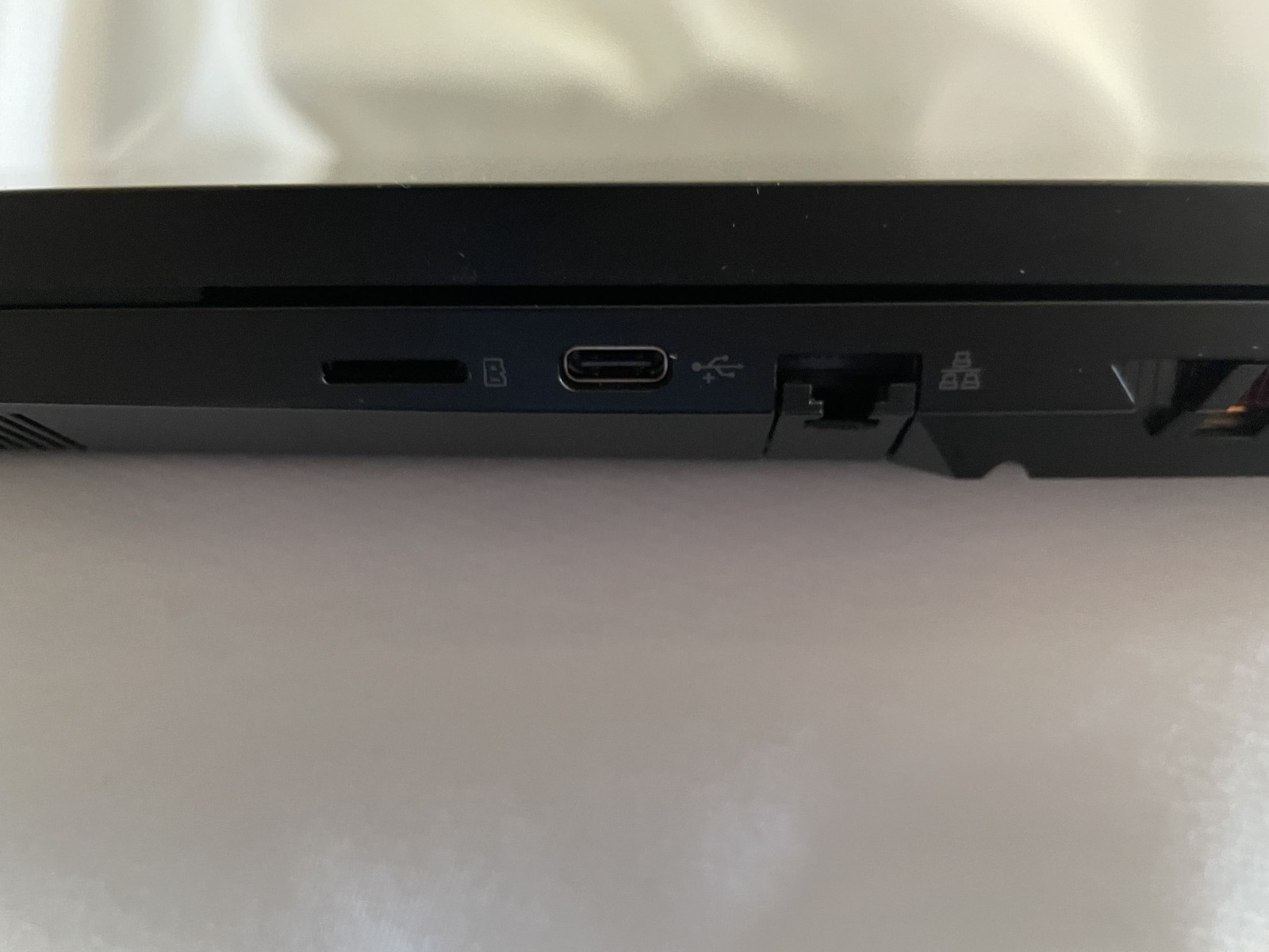Gigabyte G6 KF WUXGA 165hz (Intel i7-13620H RTX 4060 8GB 32GB/1TB) Gaming Laptop
