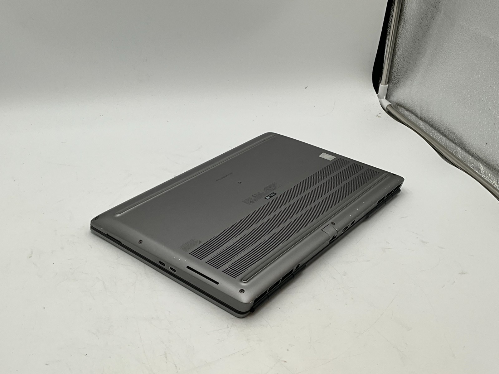 DELL Precision 7560 i7-11850H 2.50g 64GB 1tb T1200 15.6″ WIN11 Laptop DLZG6M3