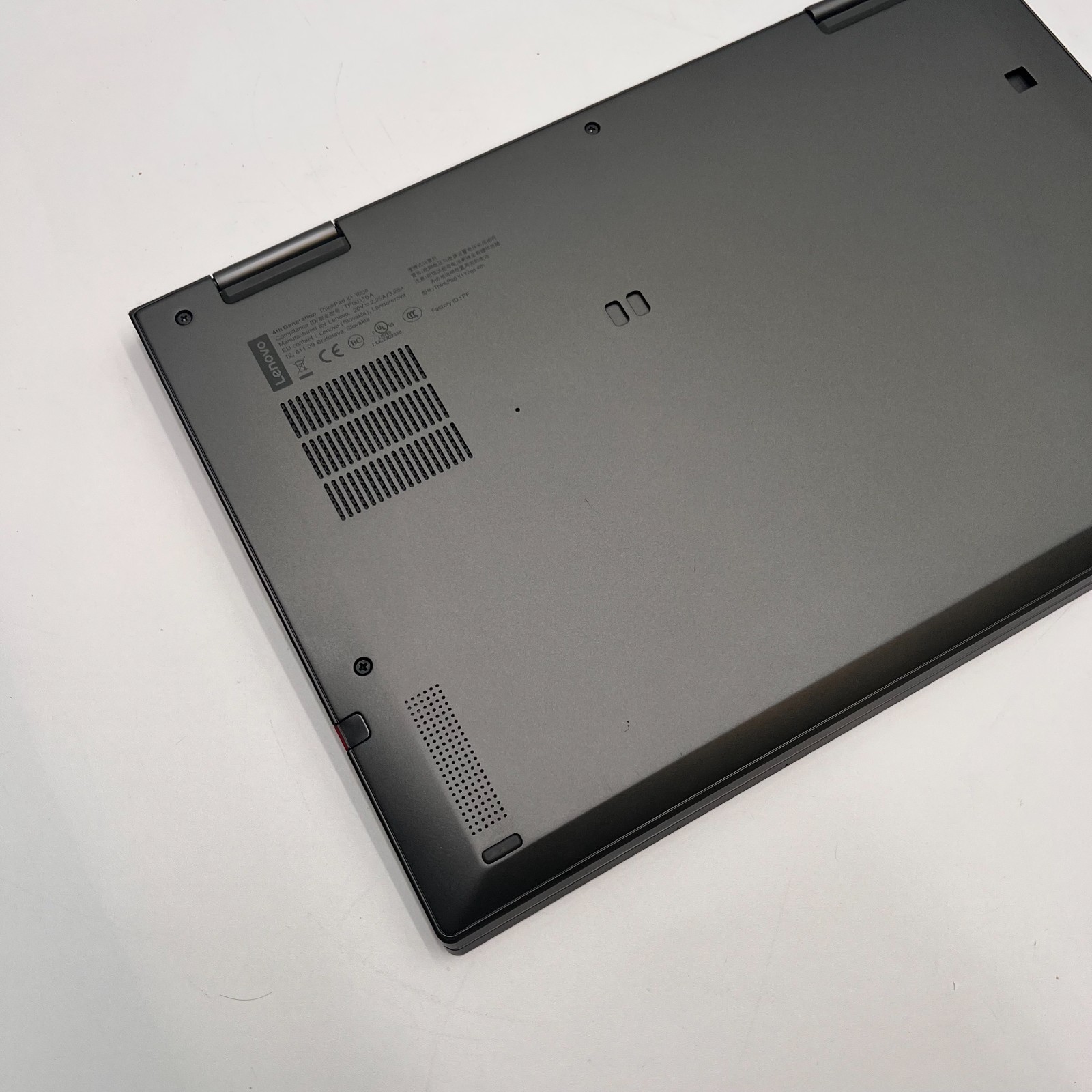 Lenovo ThinkPad X1 Yoga 4th Gen 14″ i7-8665U 16GB RAM 512GB SSD No OS | TESTED