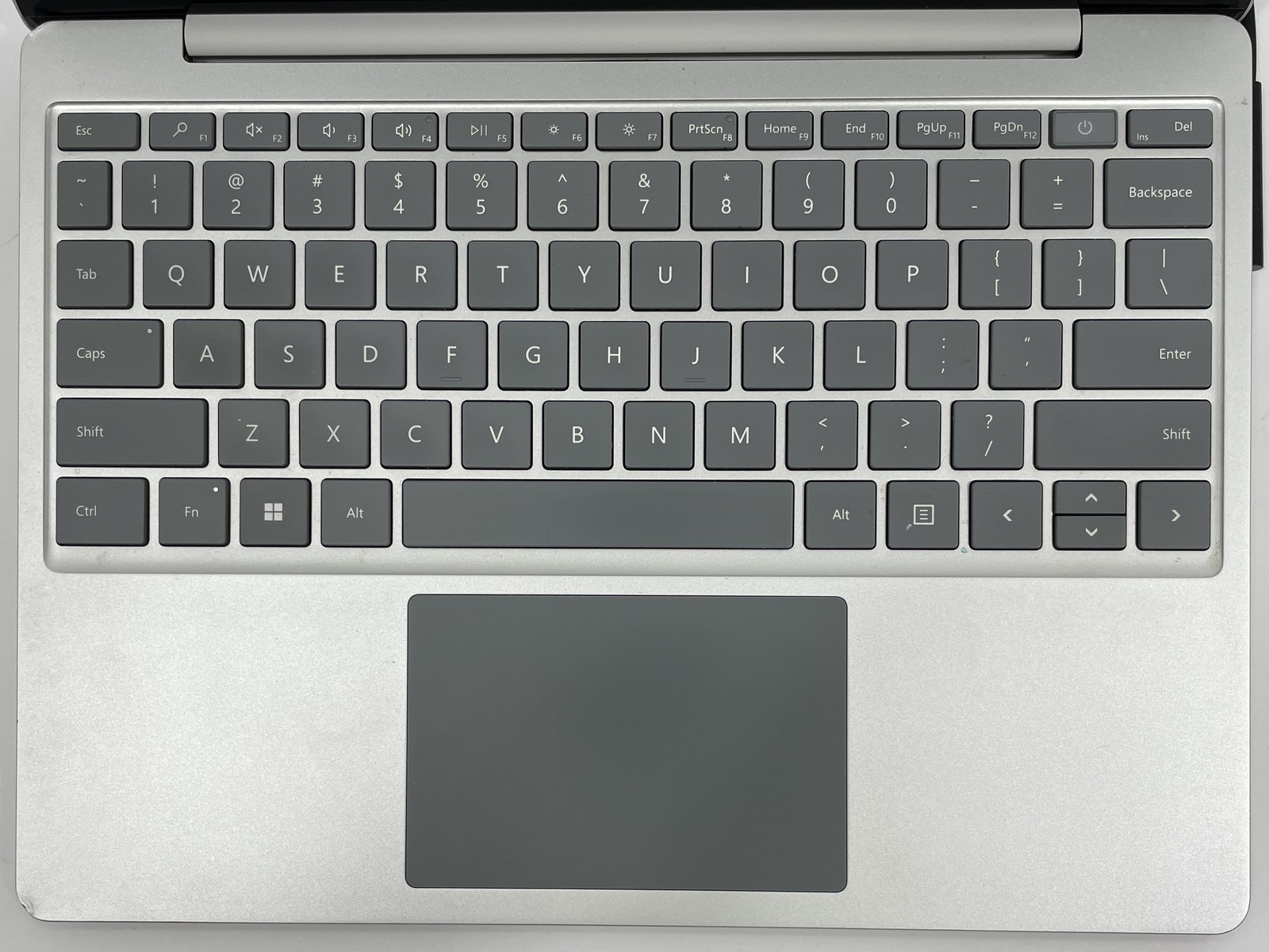 Microsoft Surface Laptop Go 2 2013 i5-1135G7 256GB SSD 16GB RAM – Win 11 – Dents