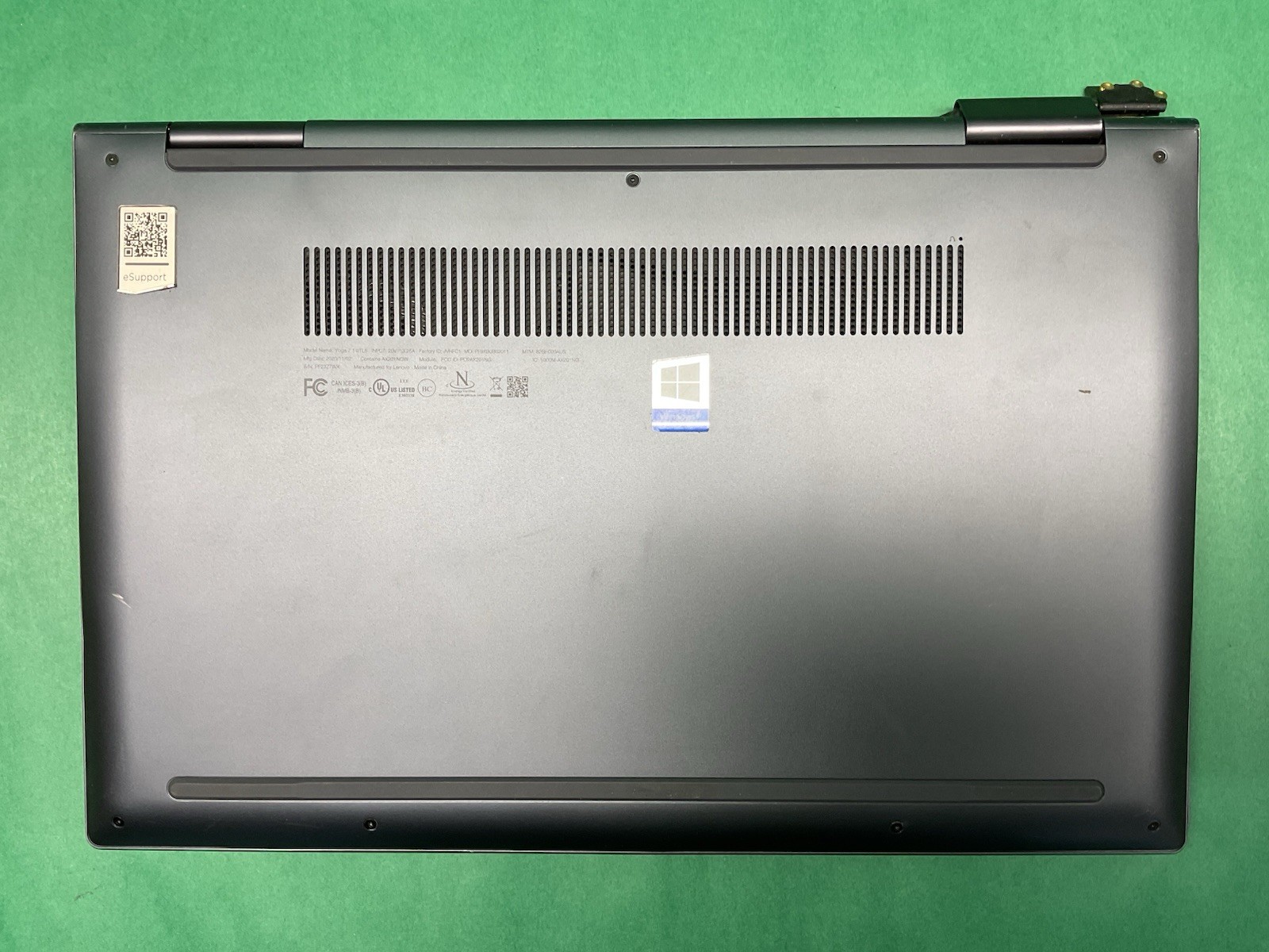 Lenovo Yoga 7 14ITL5 – Broken Screen – Powers On – NO HARD DRIVE- Untested