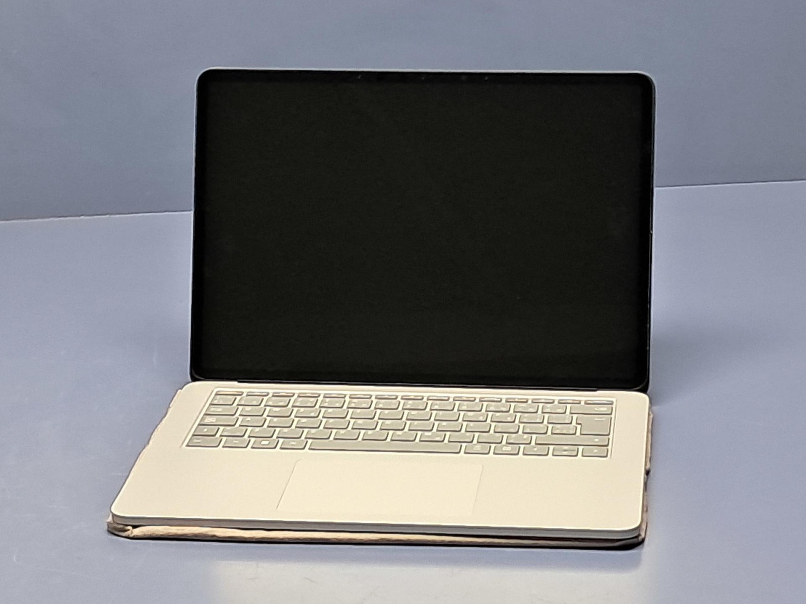 Microsoft Surface Laptop Studio i5-11300H 16GB 512GB SSD 14.4″ Touch Windows 11