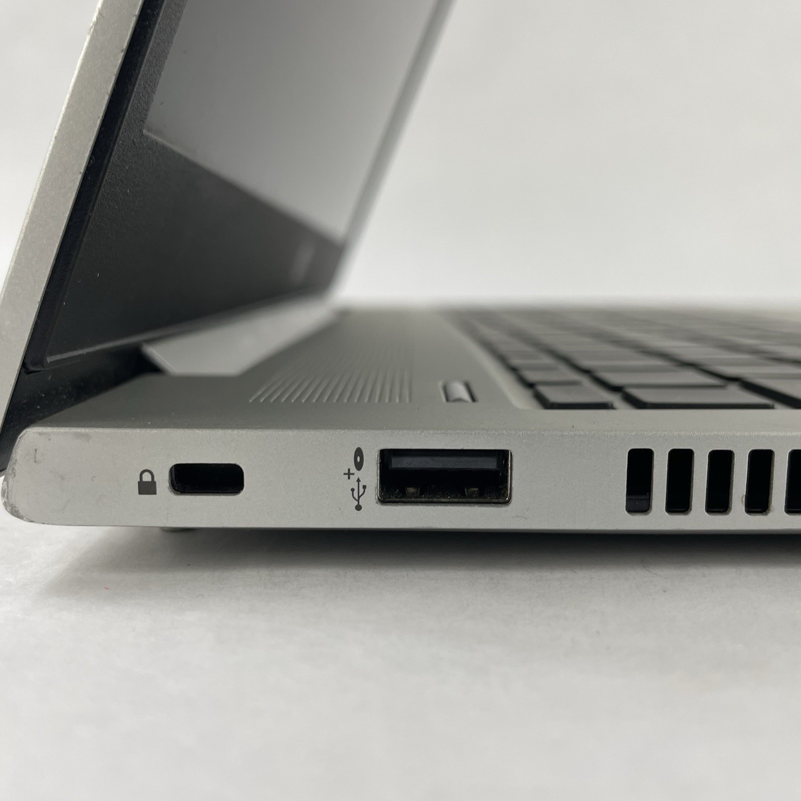 HP ProBook 450 G6 15.6″ i5-8265U 1.60 GHz 8 GB RAM No SSD No OS No AC