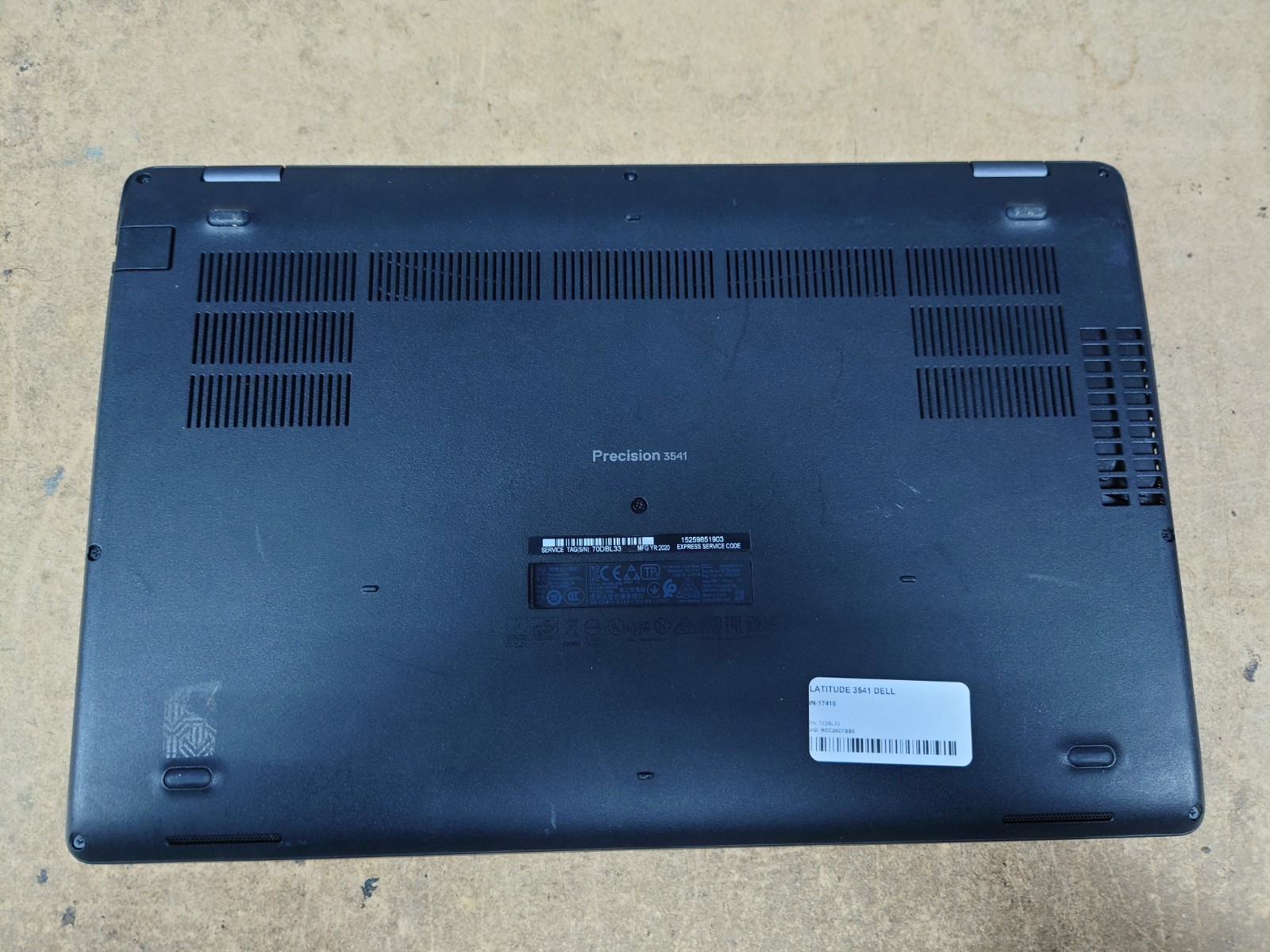 Dell Precision 3541 15.6″ FHD i7-9750H 16GB RAM Quadro P620 No OS/SSD