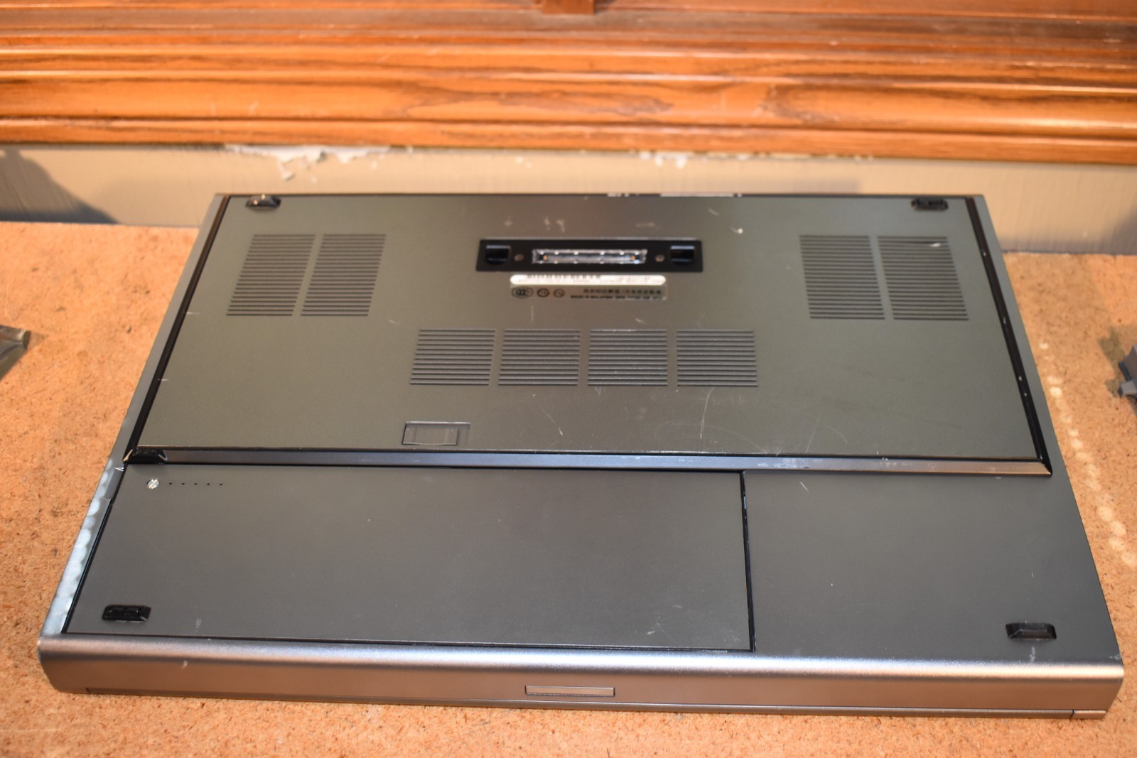 Dell Precision M6400 17″ Windows XP Pro 32-bit T9900 3.06GHz SSD AMD FirePro