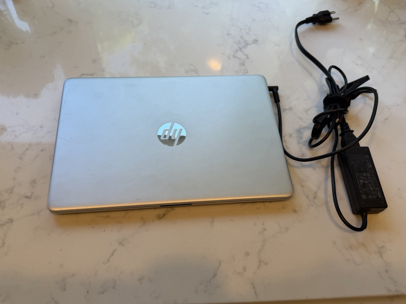 HP 14-dq0005cl 14″ FHD IPS Laptop Intel Pentium Silver N5000 4GB 64GB eMMC Win10