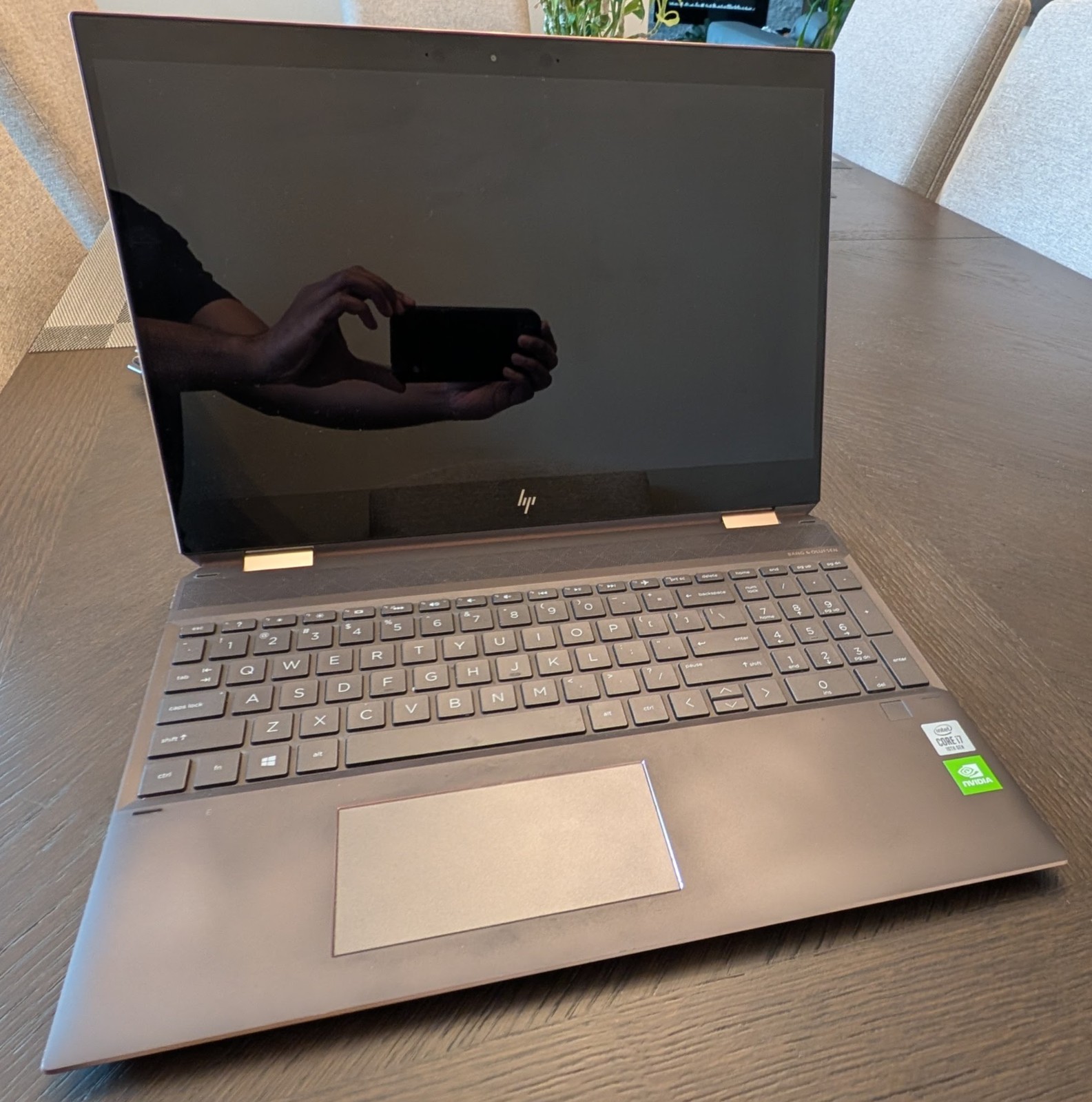 HP Spectre X360 2-in-1 15.6″ (512GB SSD, Intel Core i7 10th Gen., 1.8 GHz, 16GB)
