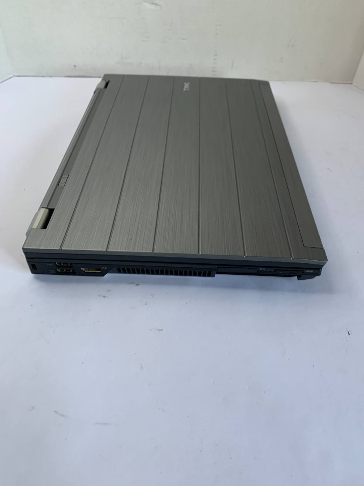 Dell Precision M4500 – i7 640M – 8GB DDR3 – NO HDD/ NO SSD – DEAD BATT