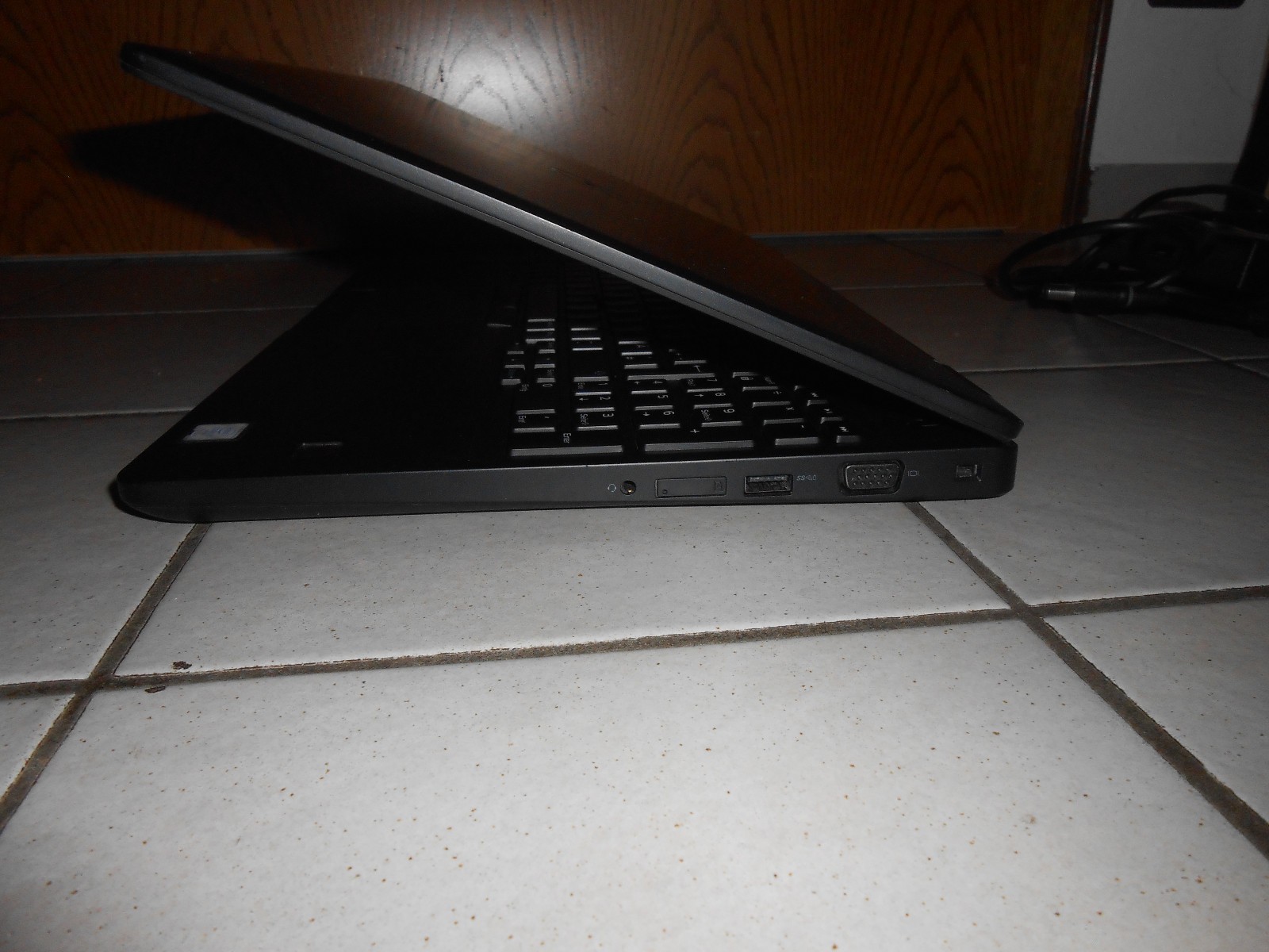 Dell Latitude 5580 i7-7600U Laptop GeForce 930MX Full HD 16GB RAM 256GB SSD