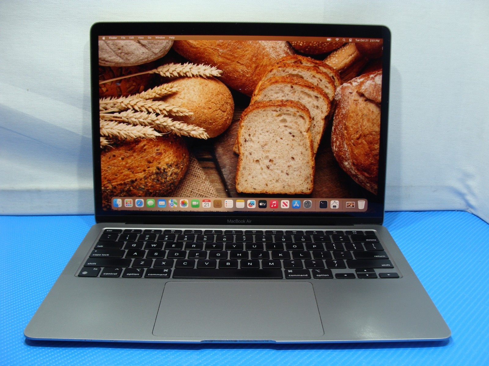 Apple MacBook Air A2337 MGN63LL/A 13.3″ M1 (2020) 8CPU/7GPU 8GB 128GB SSD +PA