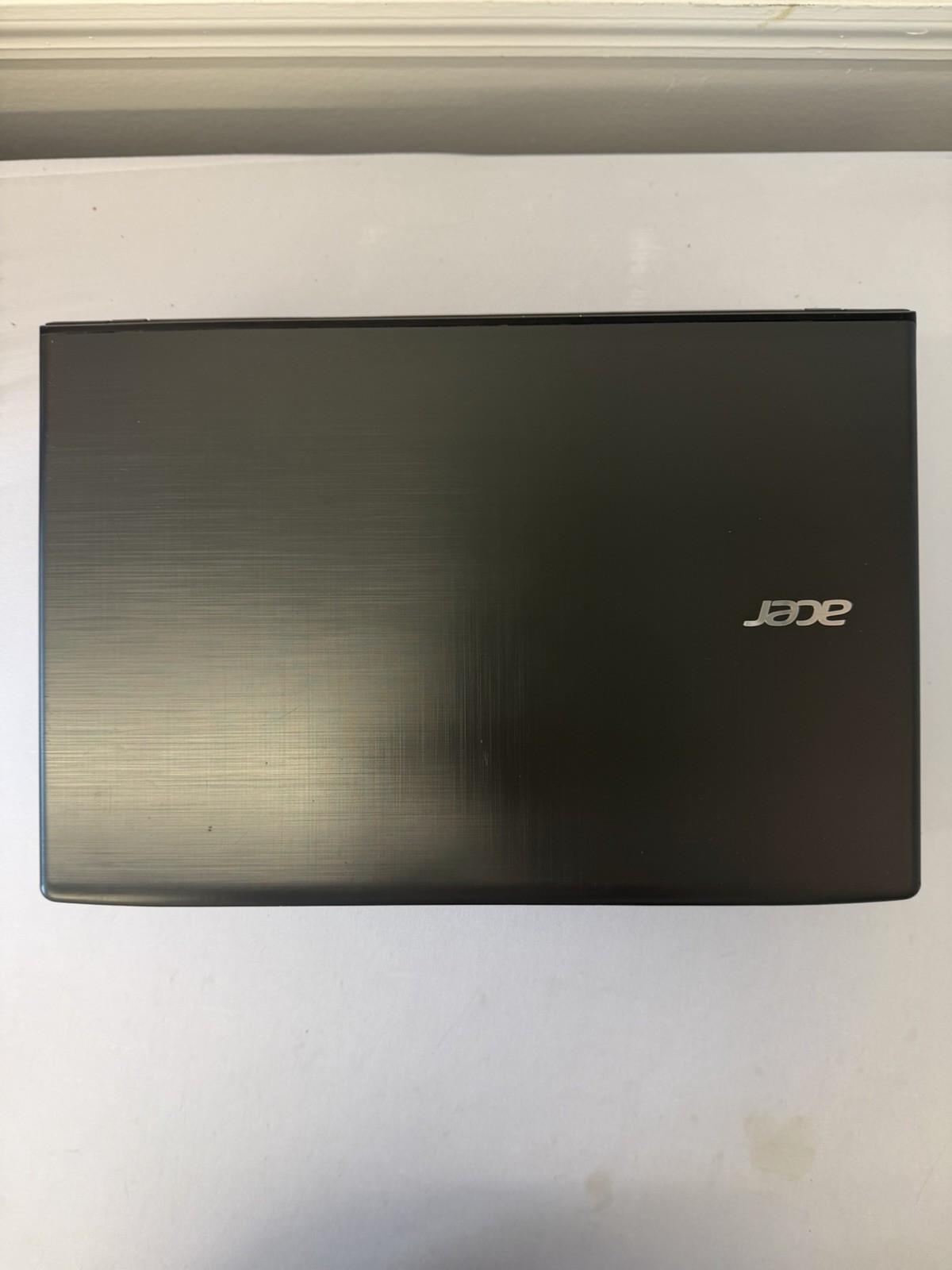 Acer Aspire E5-576 Laptop – Good Screen – Intel i3 Gen8 – RAM 8GB – Read Des