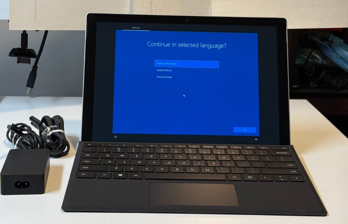 MICROSOFT SURFACE PRO 6, 12.3″, 512GB SSD, 16G RAM i7, W11 PRO & MS KEYBOARD