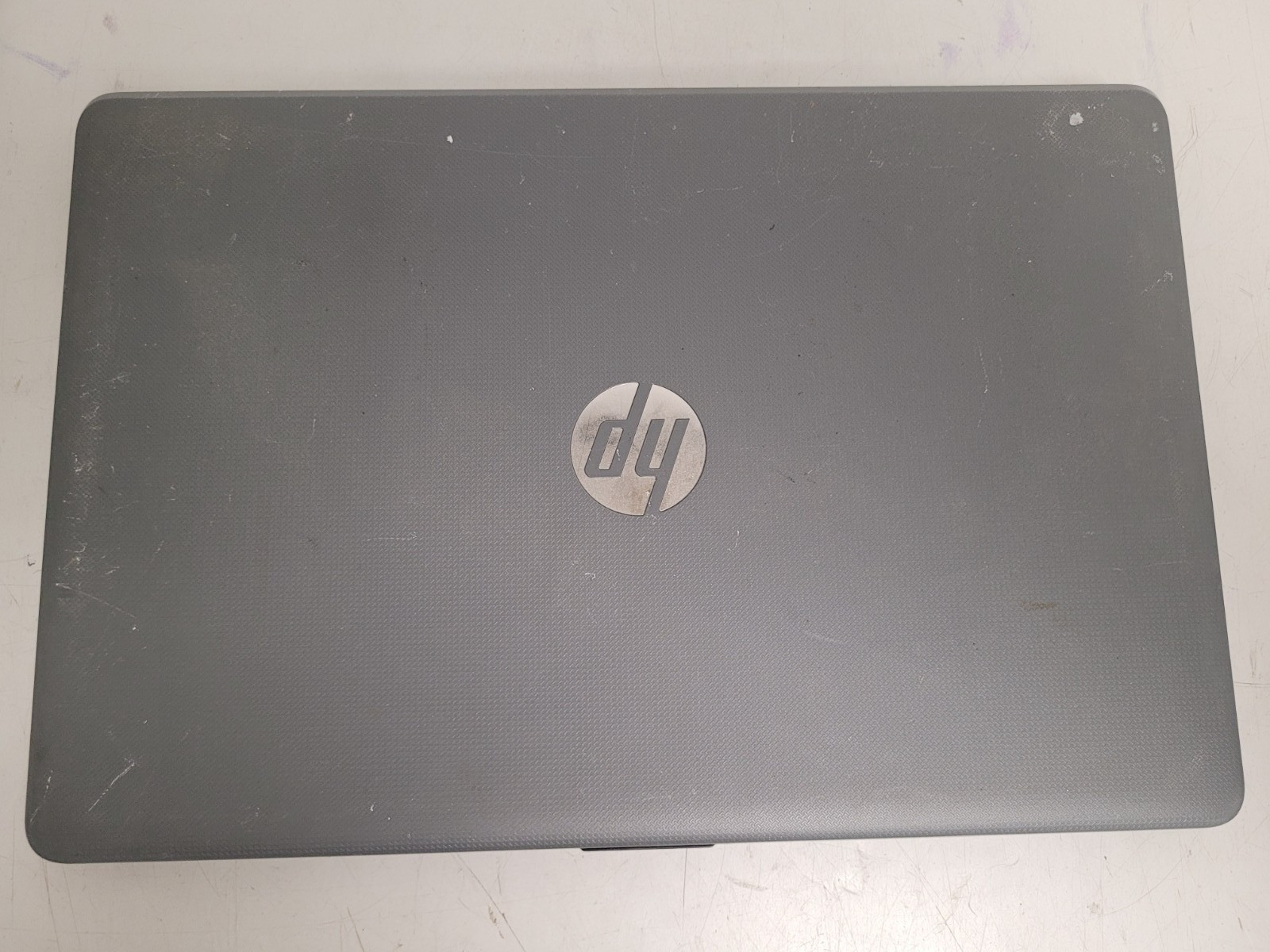 Hp laptop 15- bs0xx 15.6″ i3-7100u 2.4ghz 8gb ram 180gb ssd charger CND7201Q3X